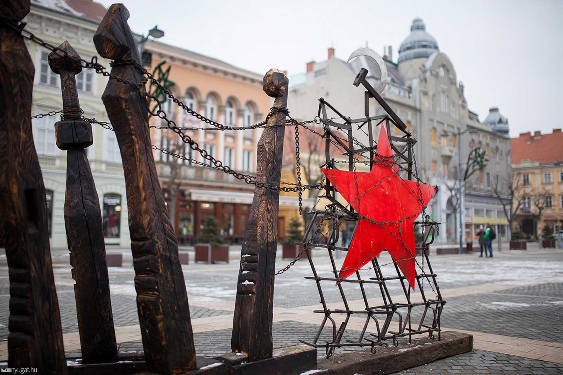 A Gulag áldozatainak emléket állító installáció Szombathelyen