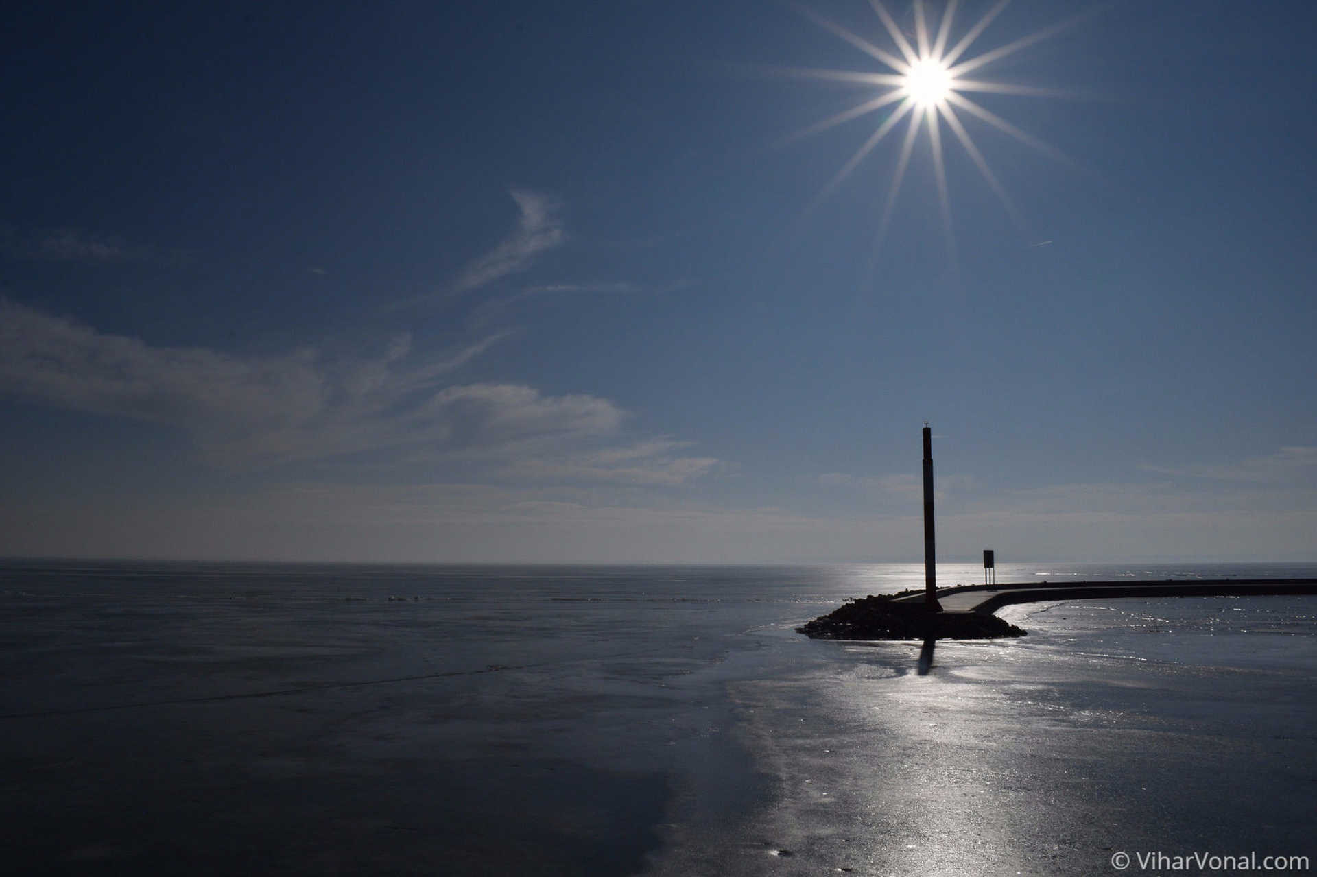 Képek az olvadó Balatonról