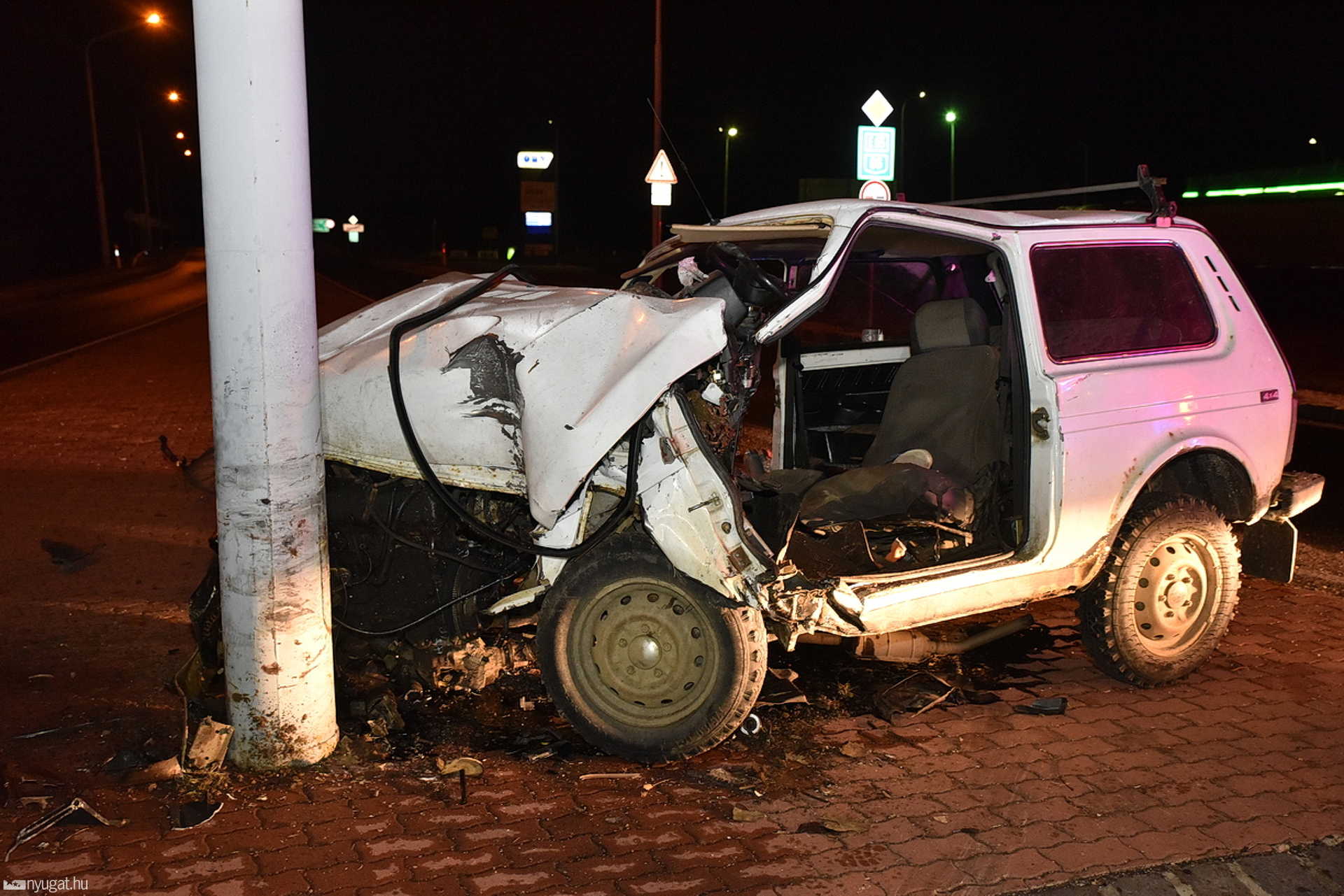 Oszlopnak ütközött egy Niva Körmenden