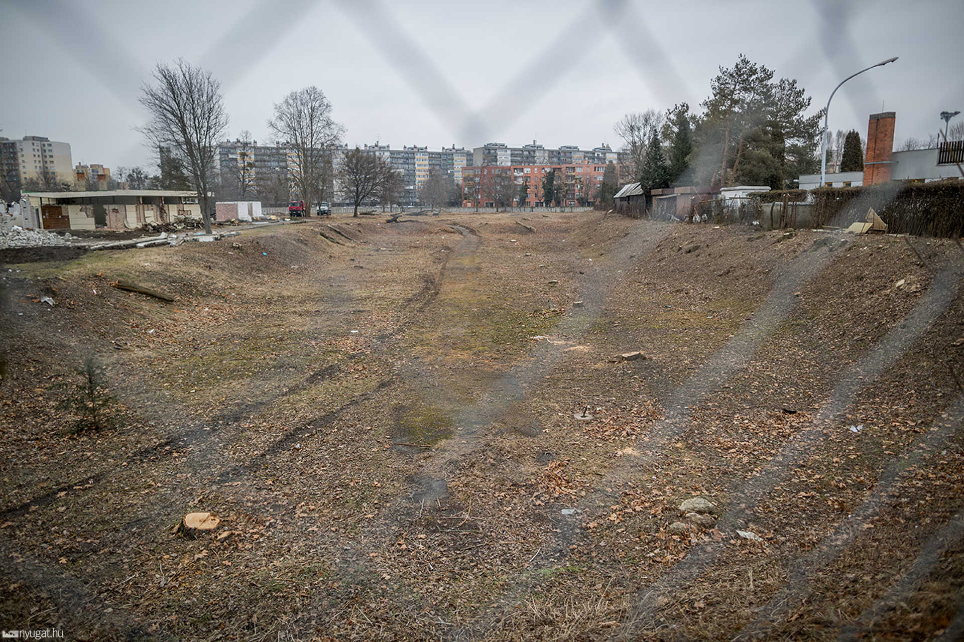 Bontják a szombathelyi kempinget