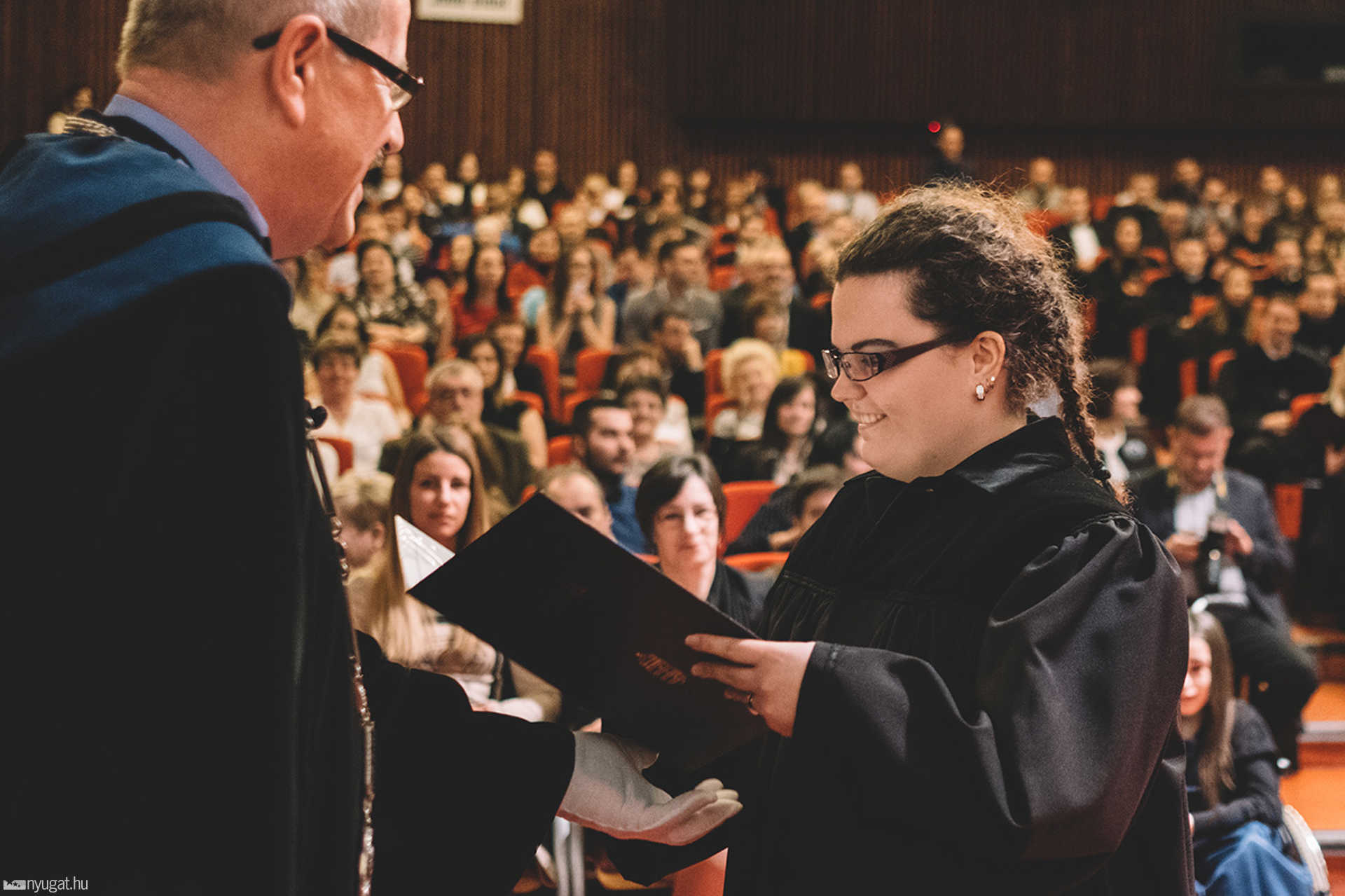 Diplomaosztó