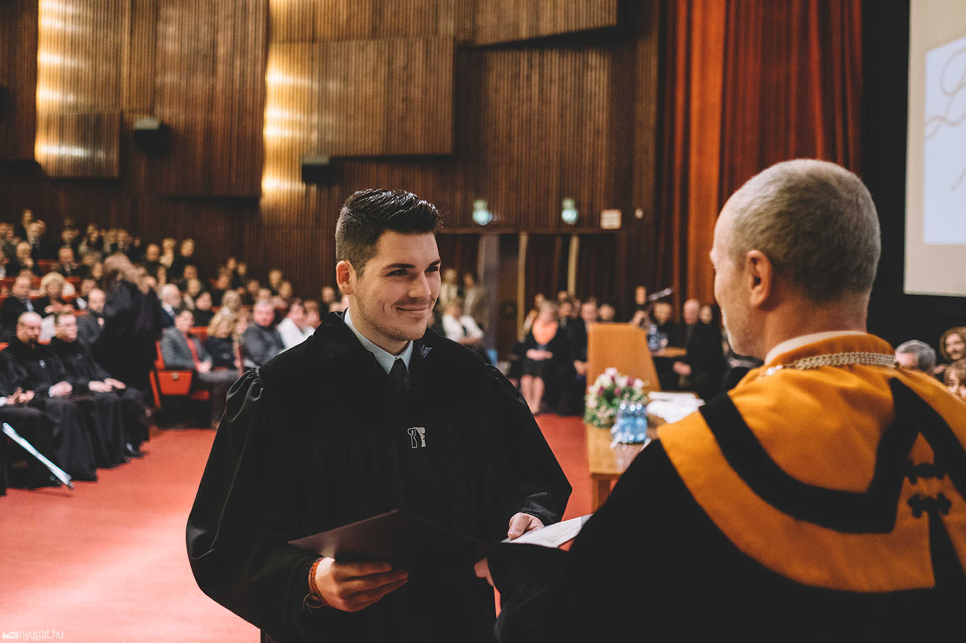 Diplomaosztó