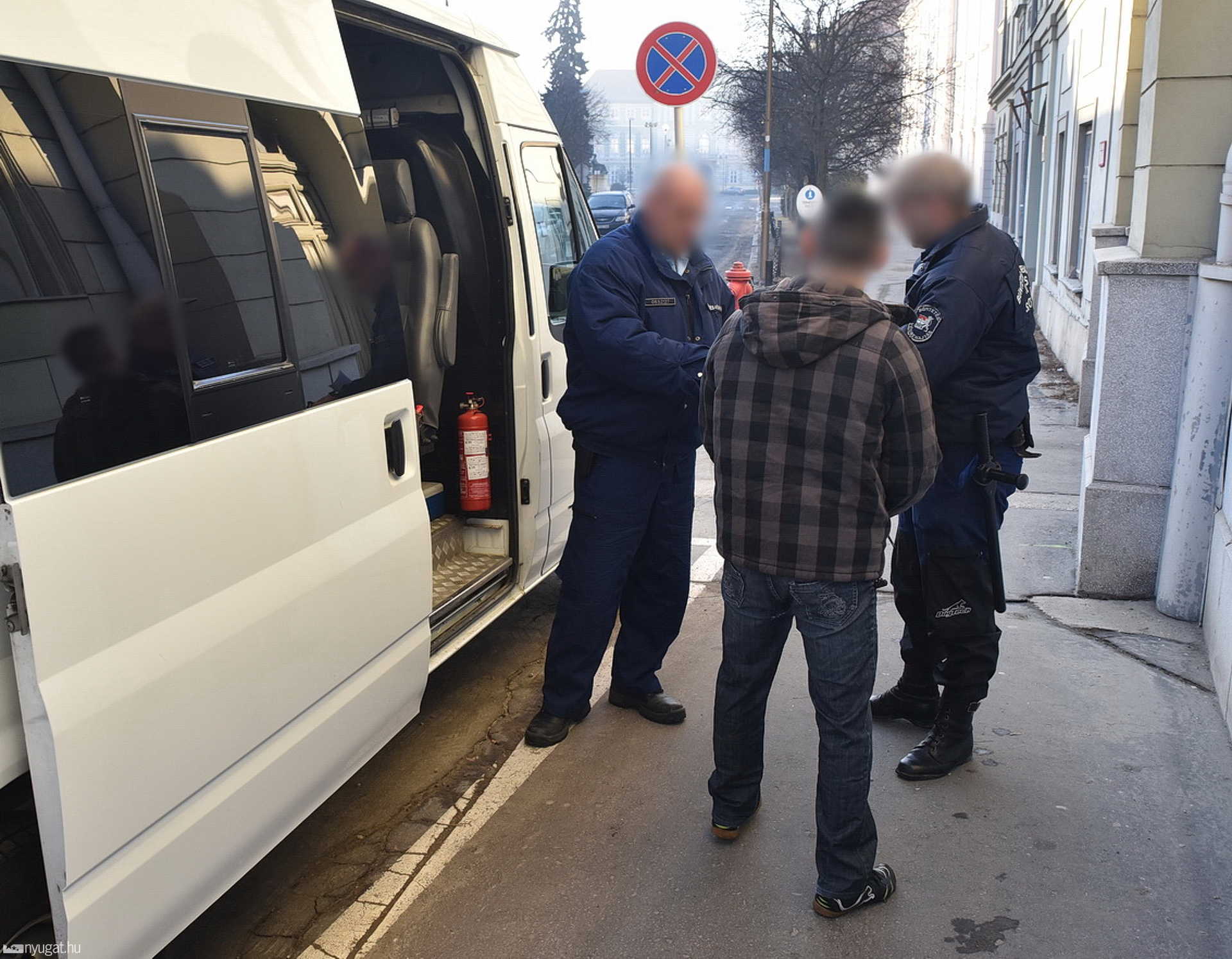 Bíró előtt a Guruló forintok alkotás "műkritikusa"