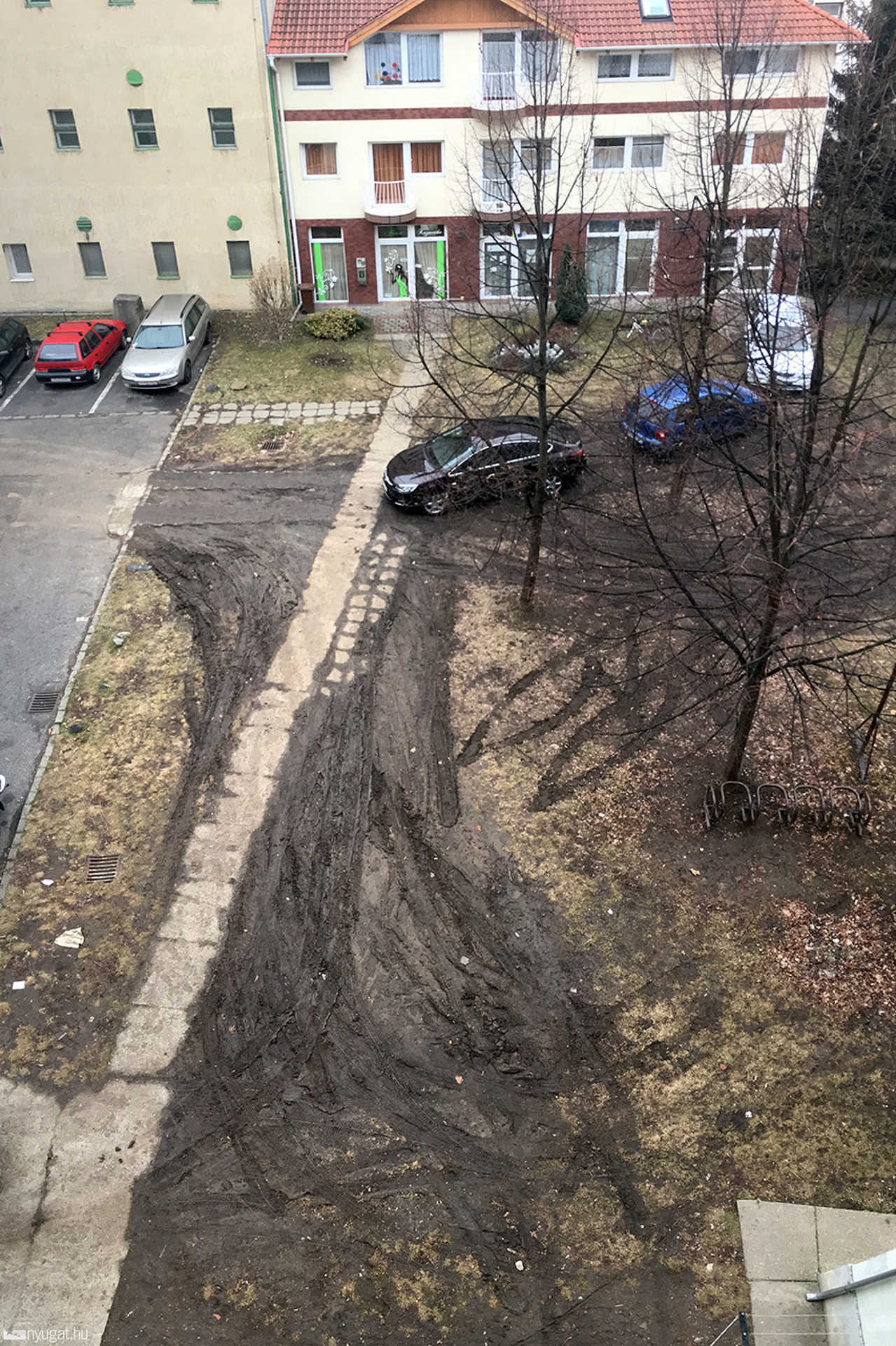 Király utca belső parkoló