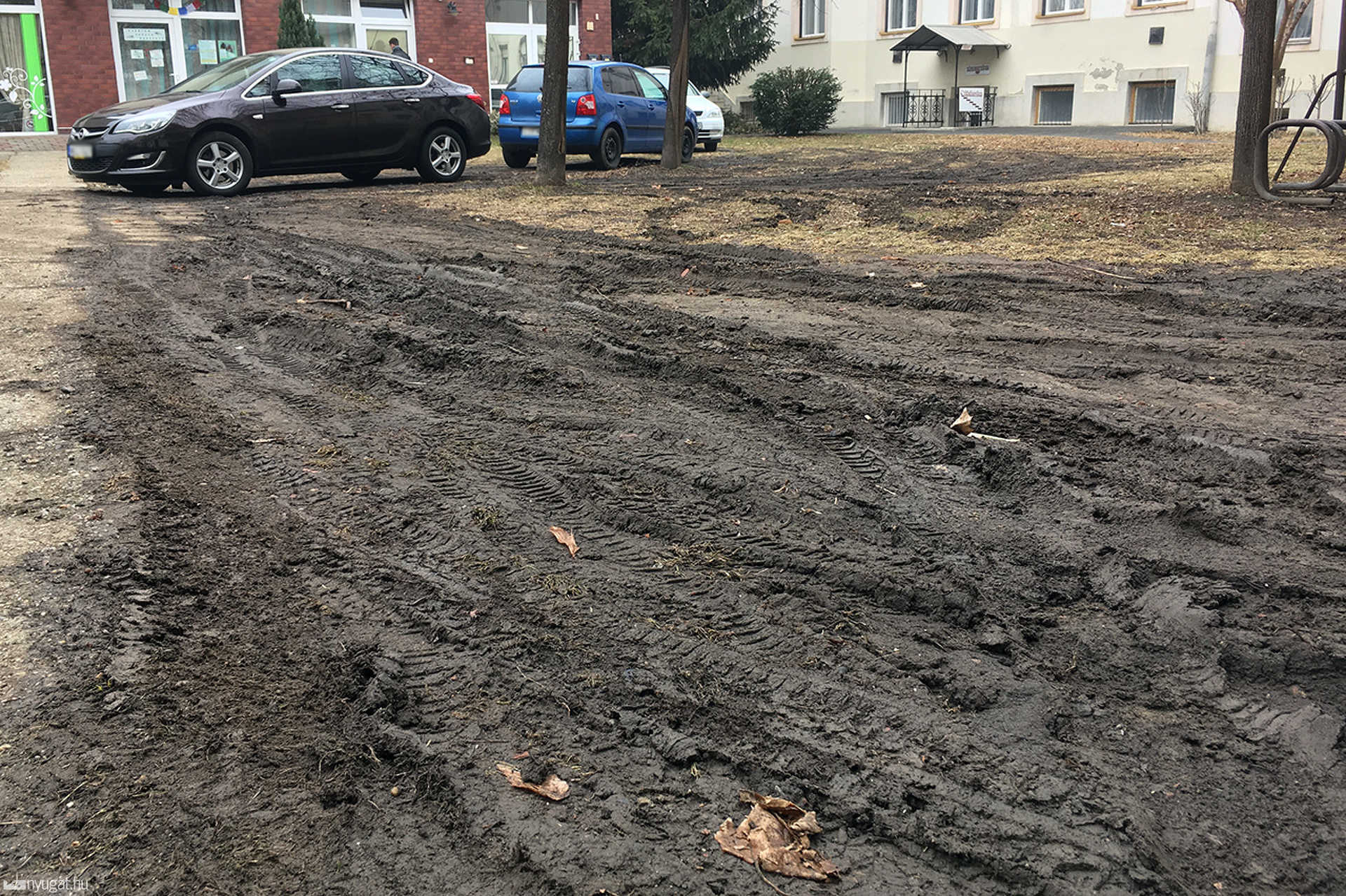Király utca belső parkoló