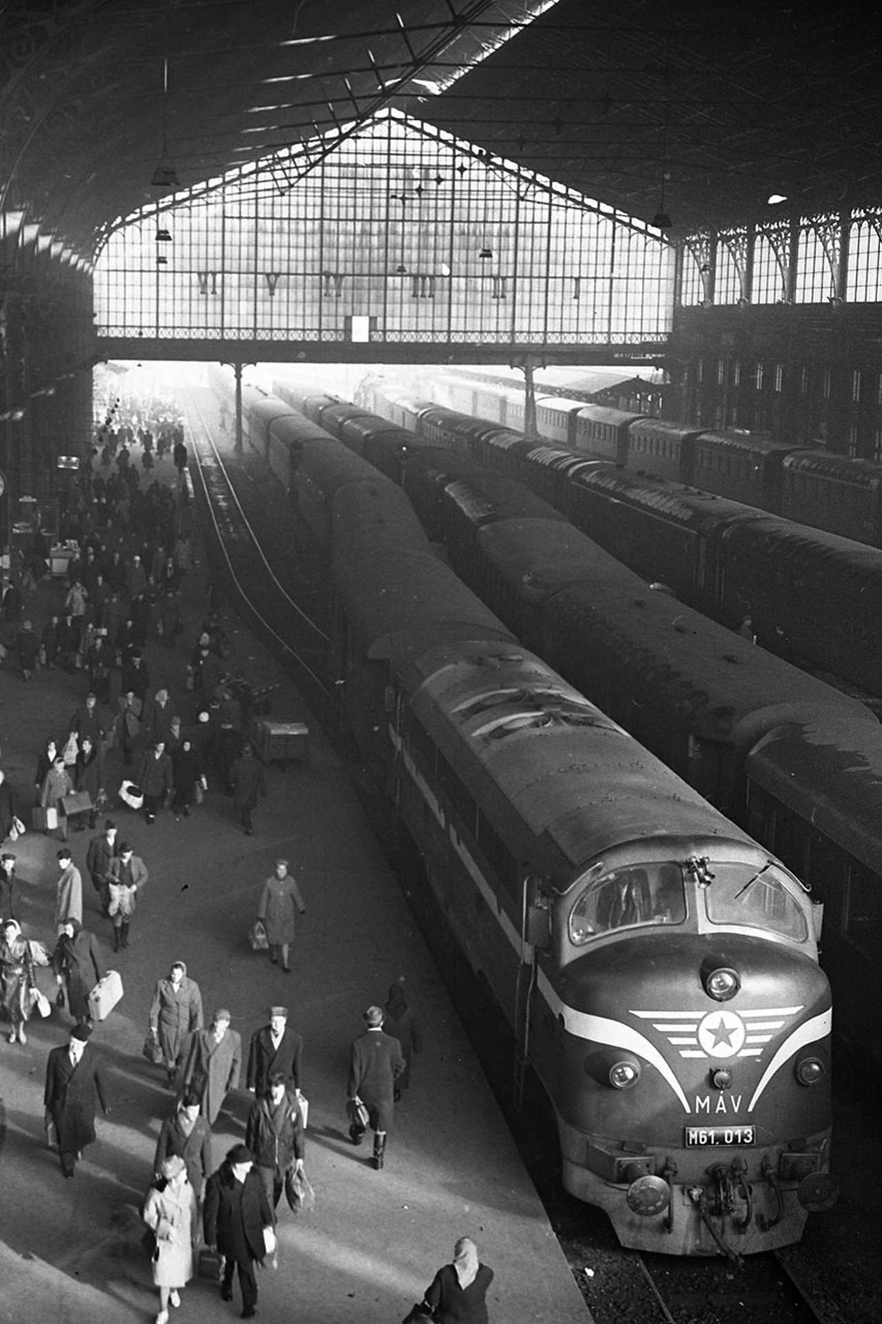 Nyugati pályaudvar, csarnok, 1966.