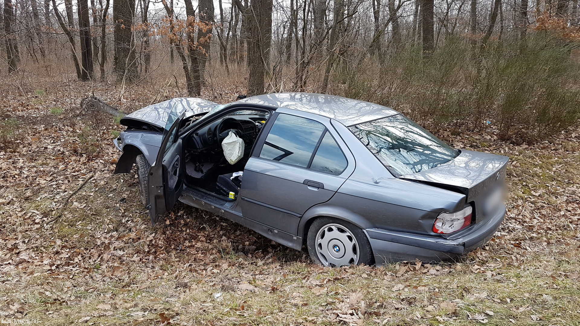 Árokba csapódott a BMW Csipkereknél