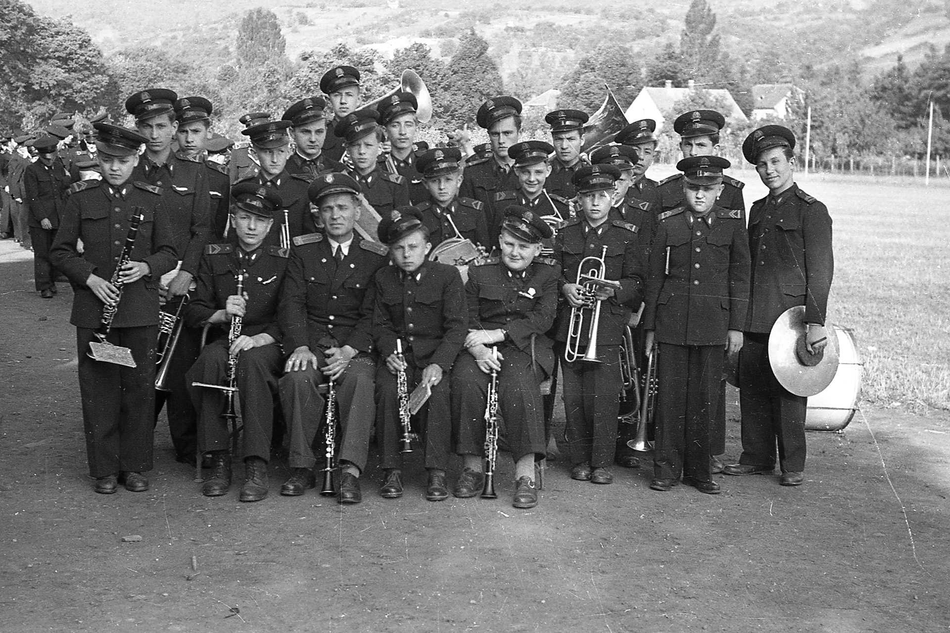 A MÁV Nevelőintézet zenekara (1958)