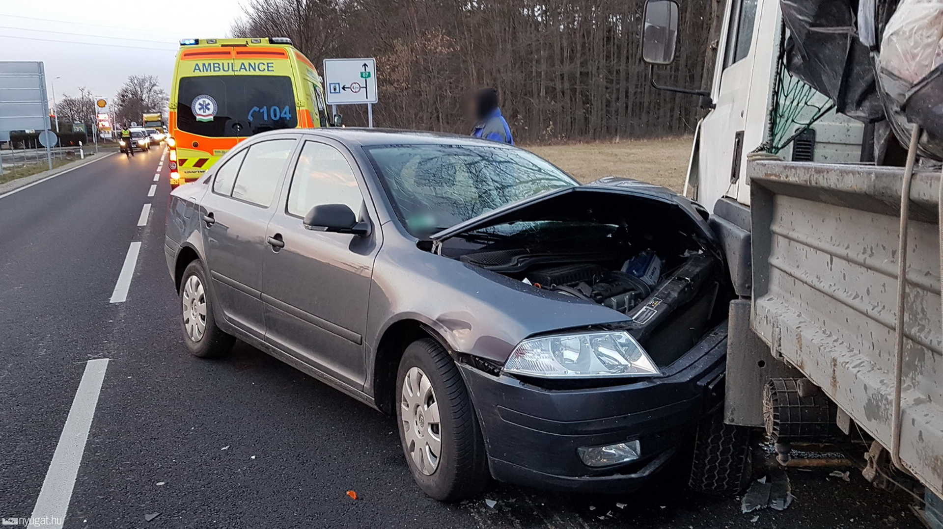 Elaludt a német sofőr, frontális karambol Szombathely határában