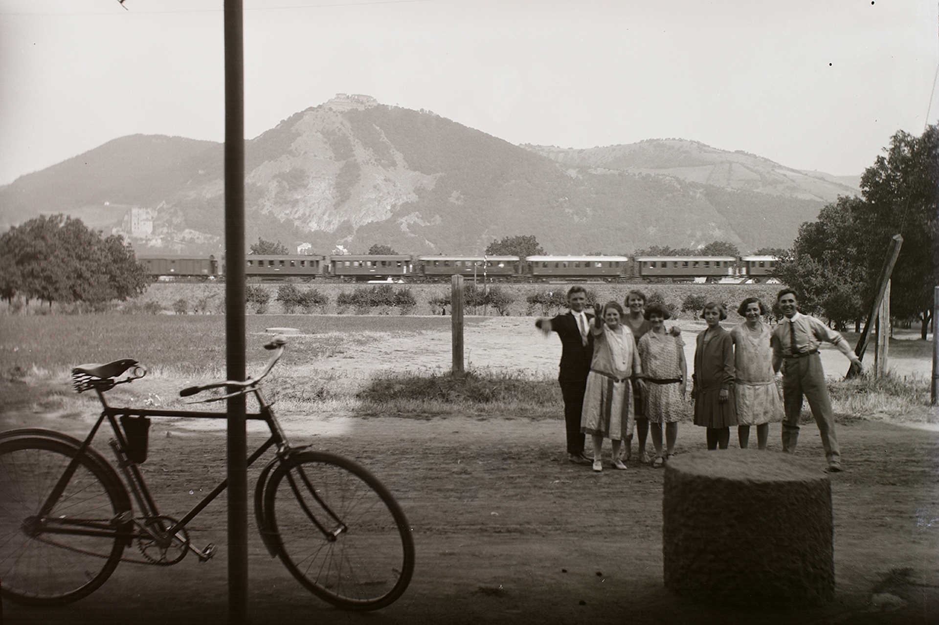 Dunakanyar, háttérben Visegrád, 1939.