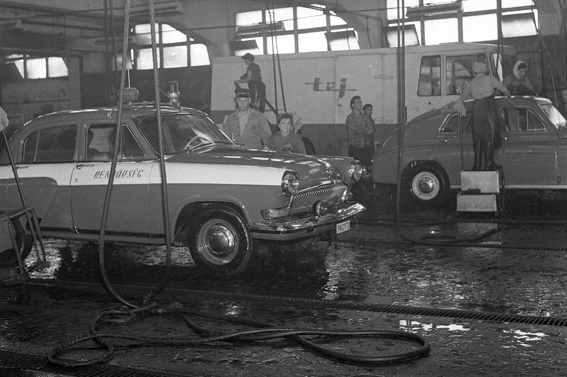 Autómosás régen, 1966.