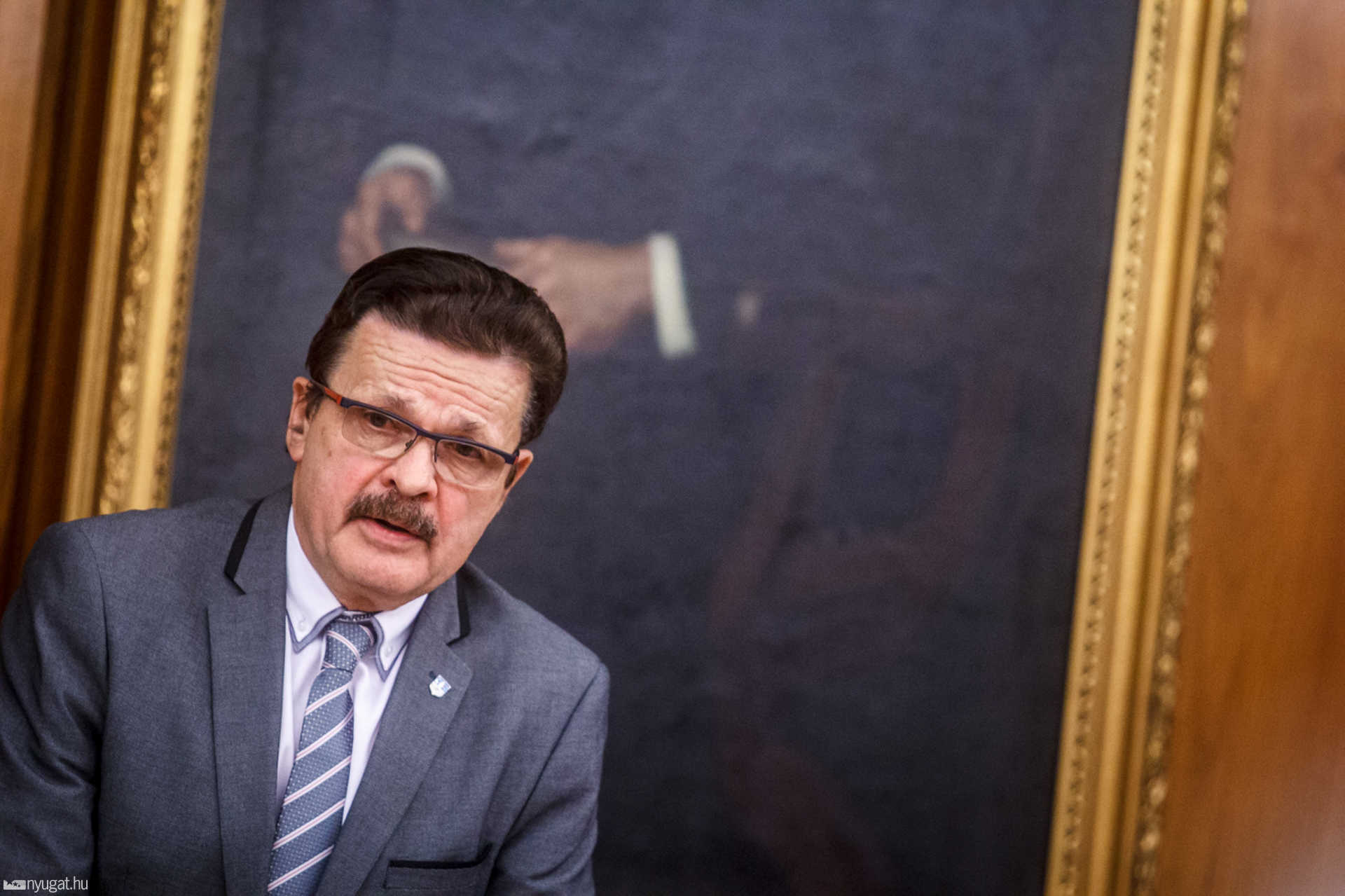 Rendkívüli közgyűlés