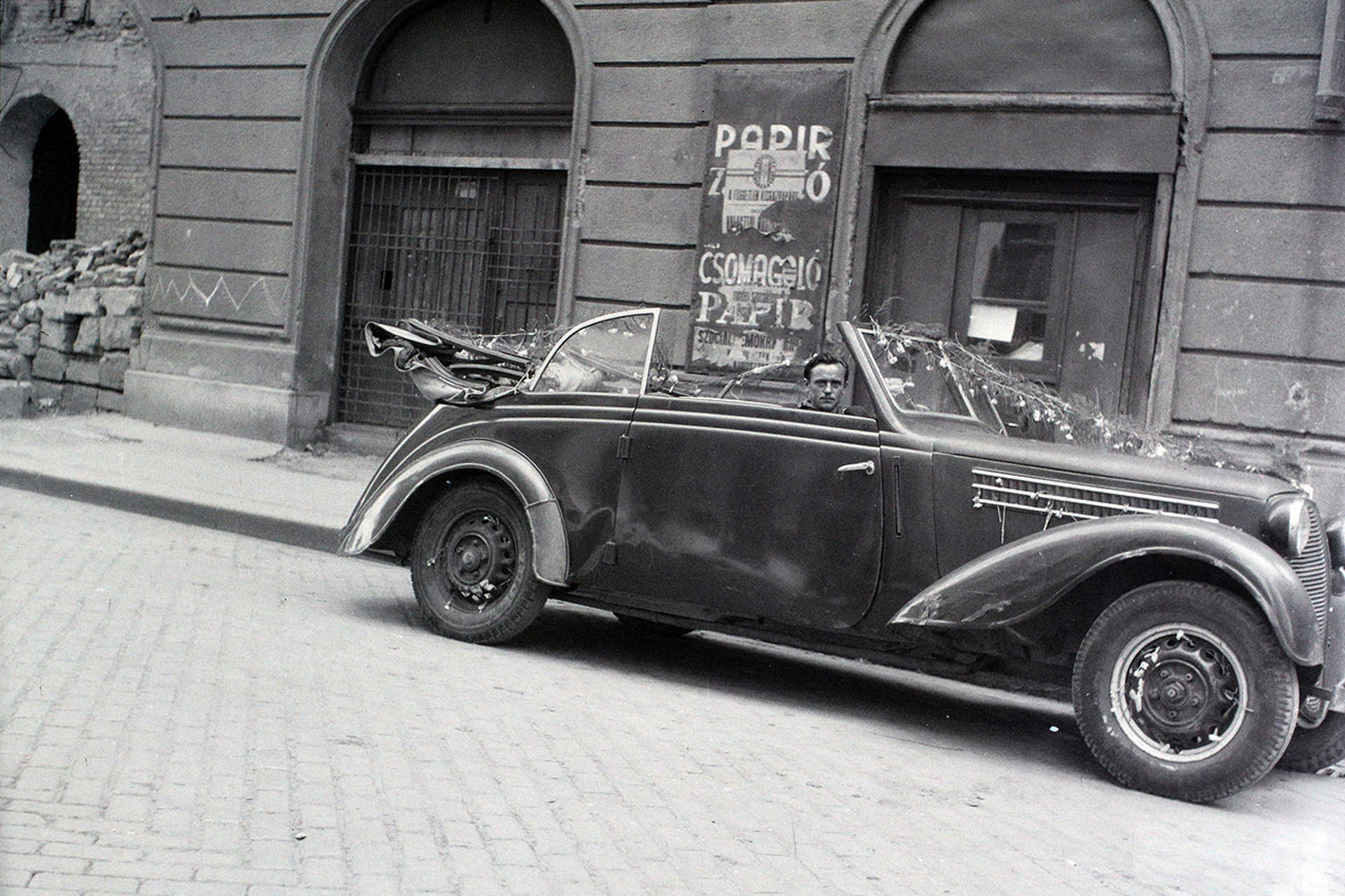 Kabrió, 1947.