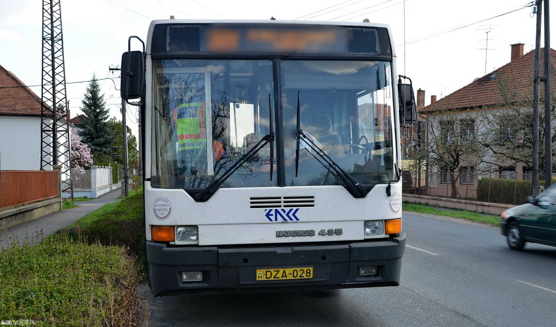 Helyijáratos busz ütközött egy Fiat hátuljának Szombathelyen