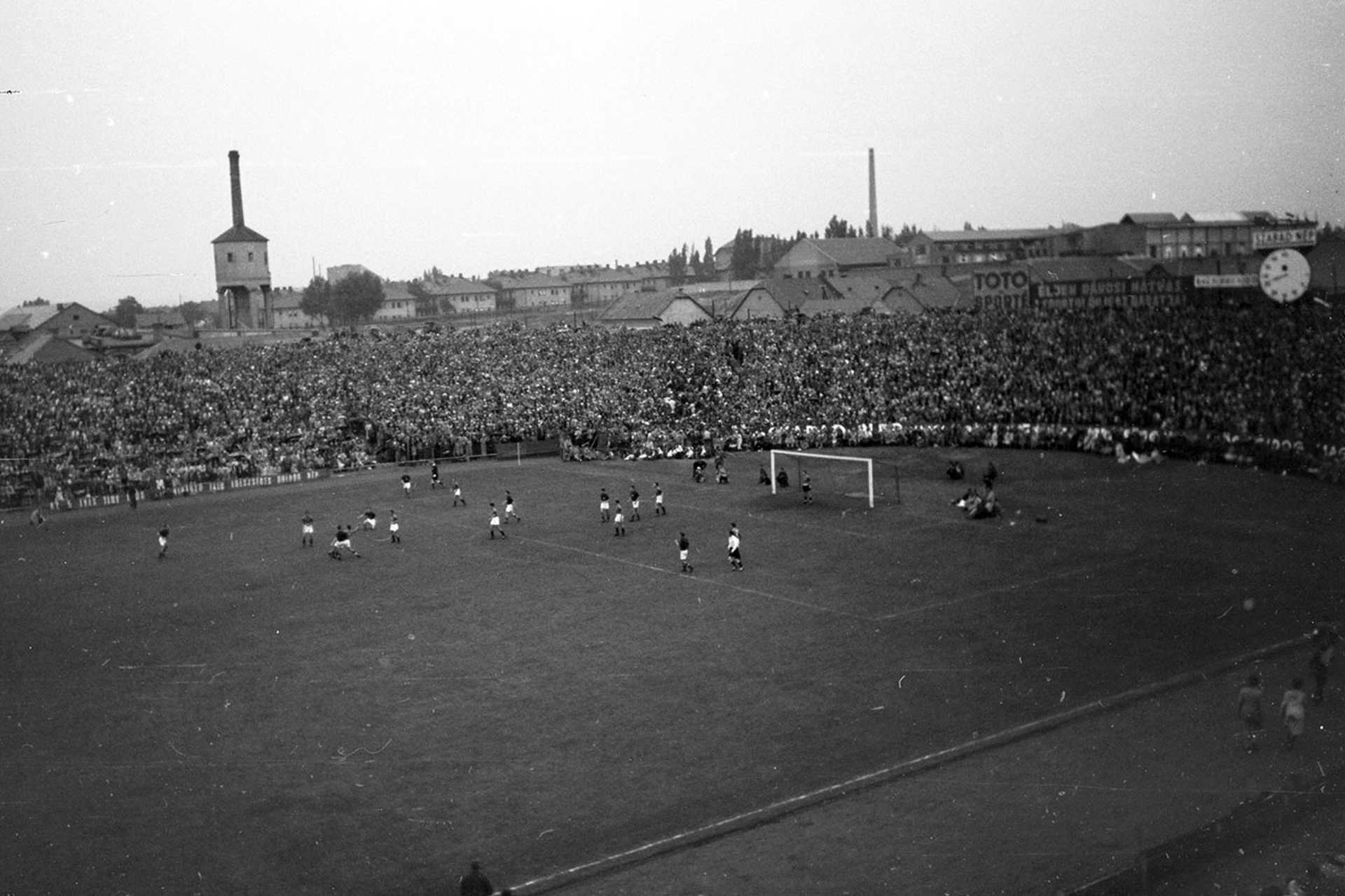 Újpest, Megyeri út, UTE pálya, Magyarország - Olaszország (1:1) labdarúgó mérkőzés, 1949.
