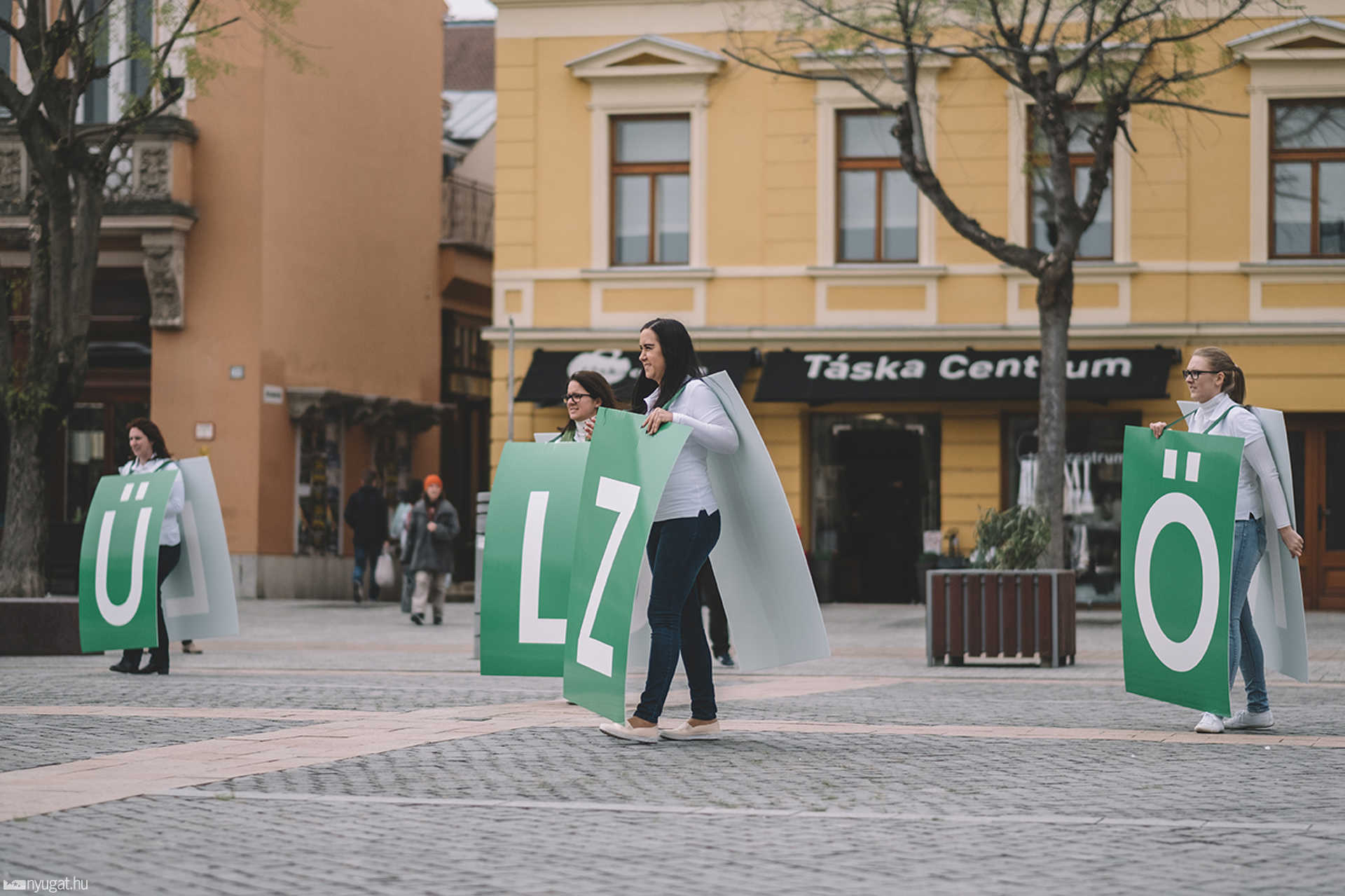 Távhő flashmob a Fő téren