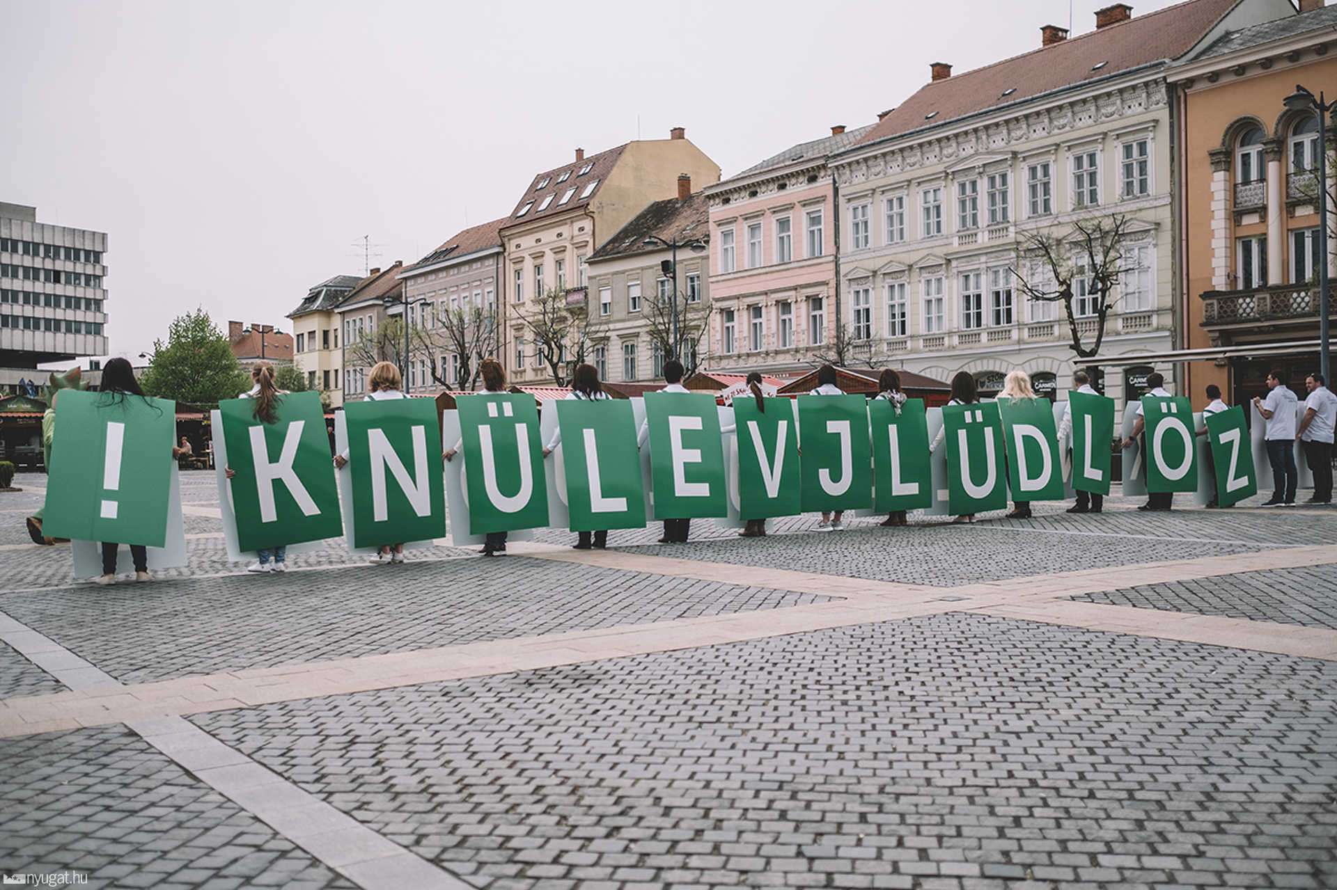 Távhő flashmob a Fő téren