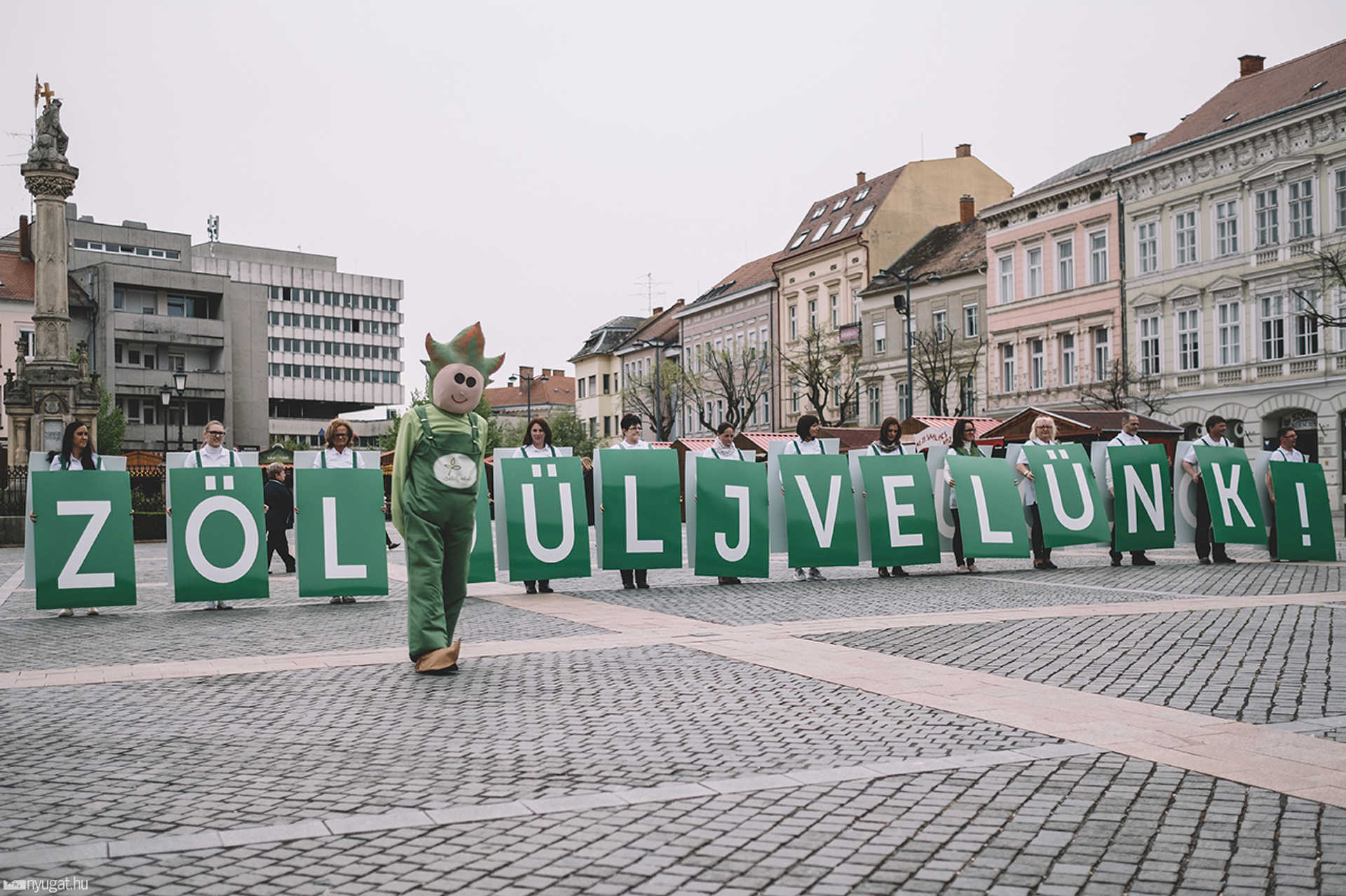 Távhő flashmob a Fő téren