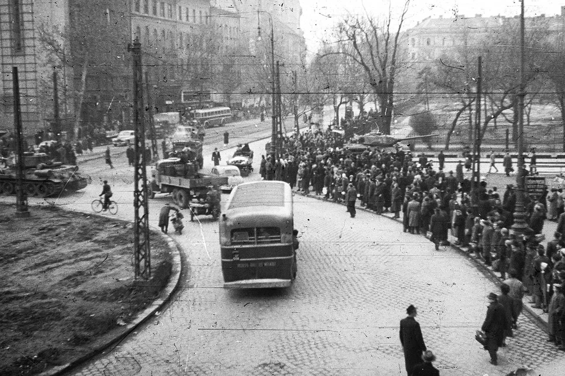 Kálvin tér a Múzeum körút felé nézve, 1956.