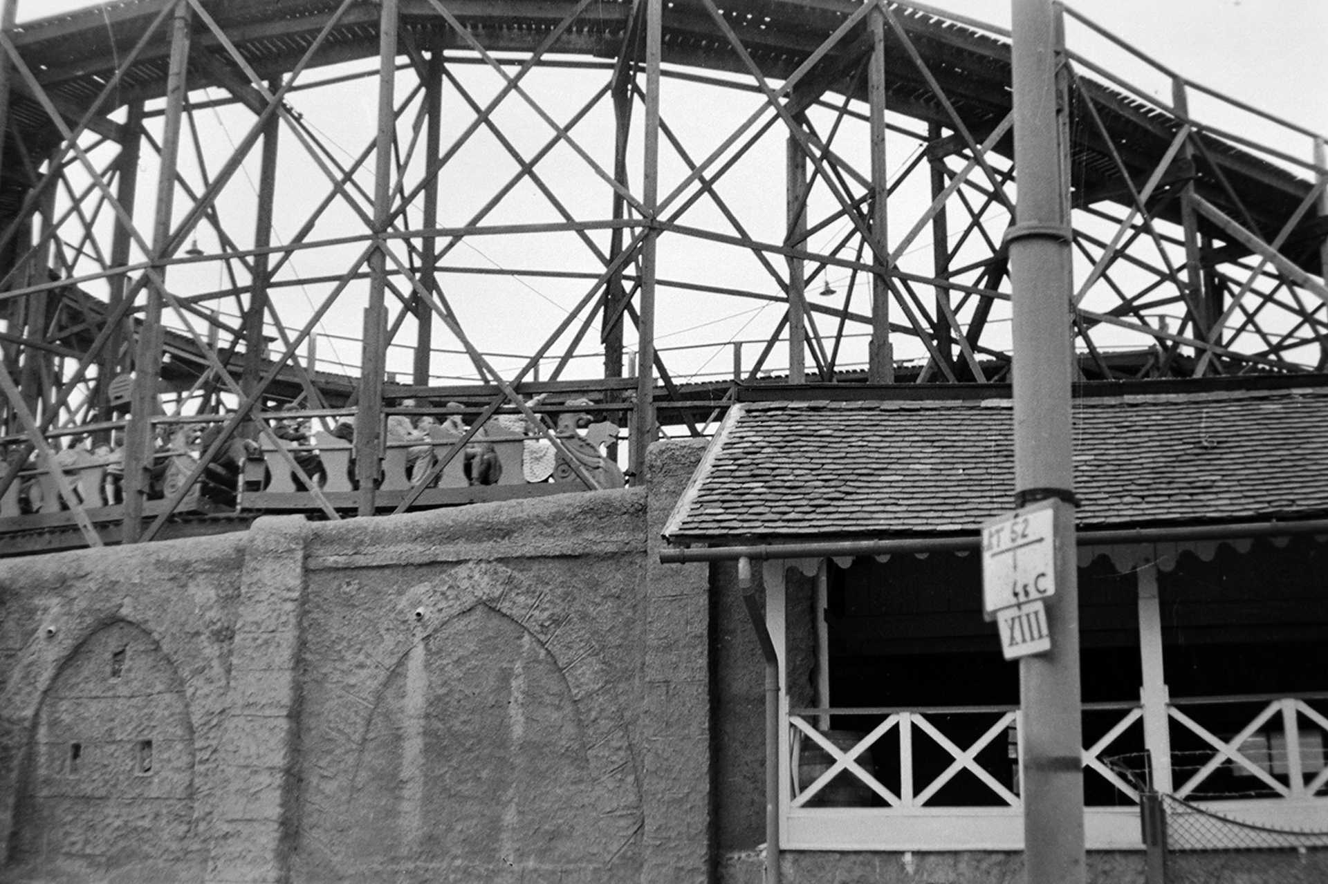Hullámvasút, 1957.