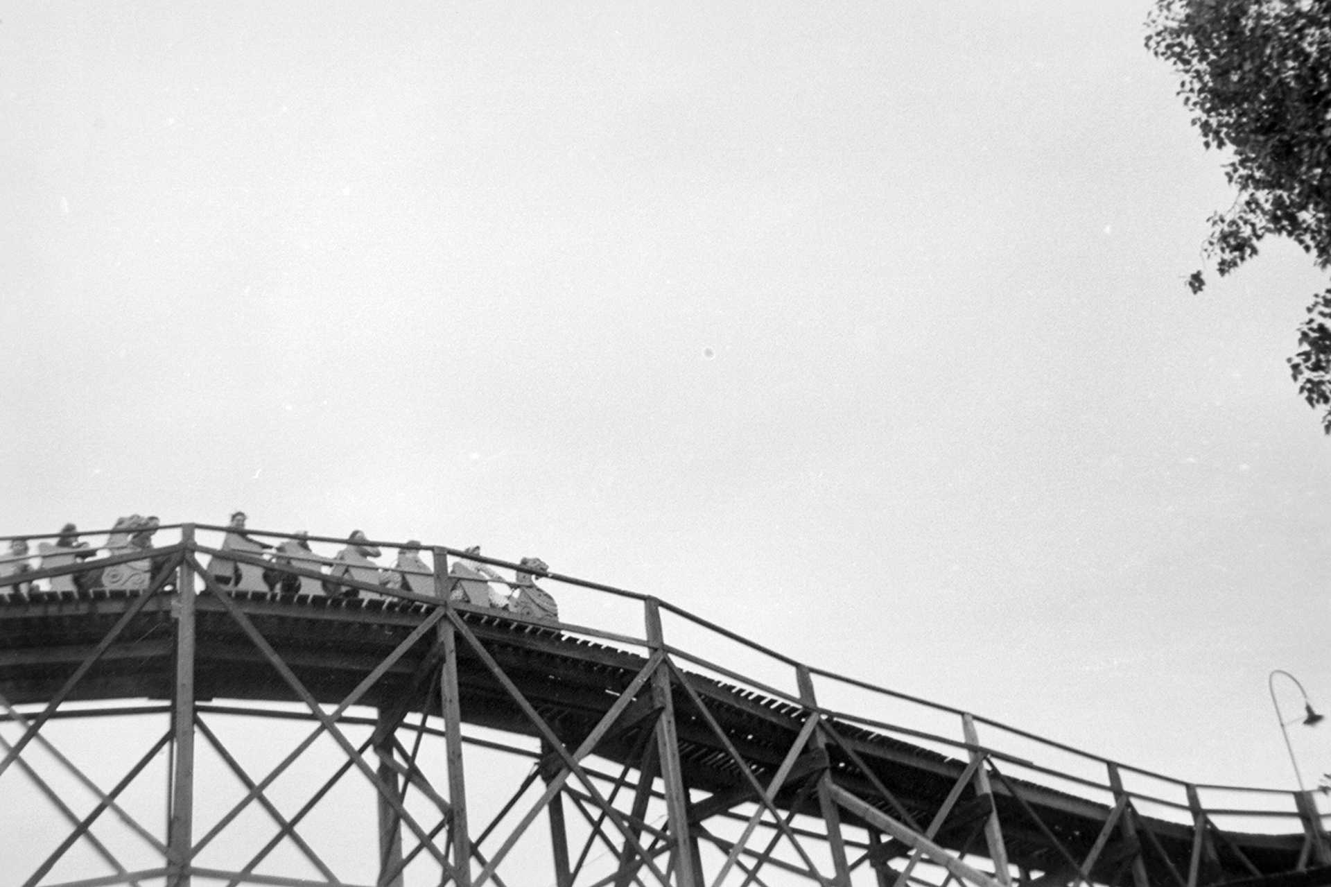 Hullámvasút, 1957.