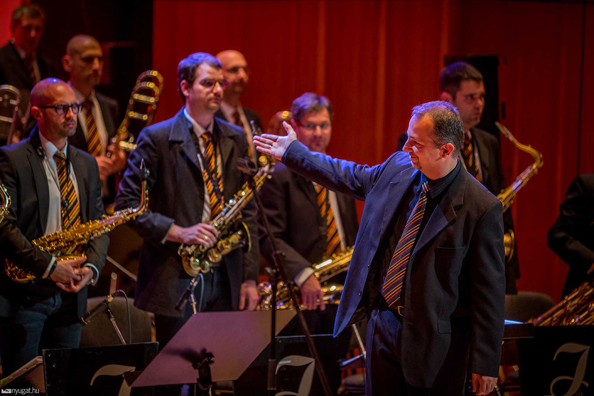 Isis Big Band: Swing nagyjai Malek Andreával