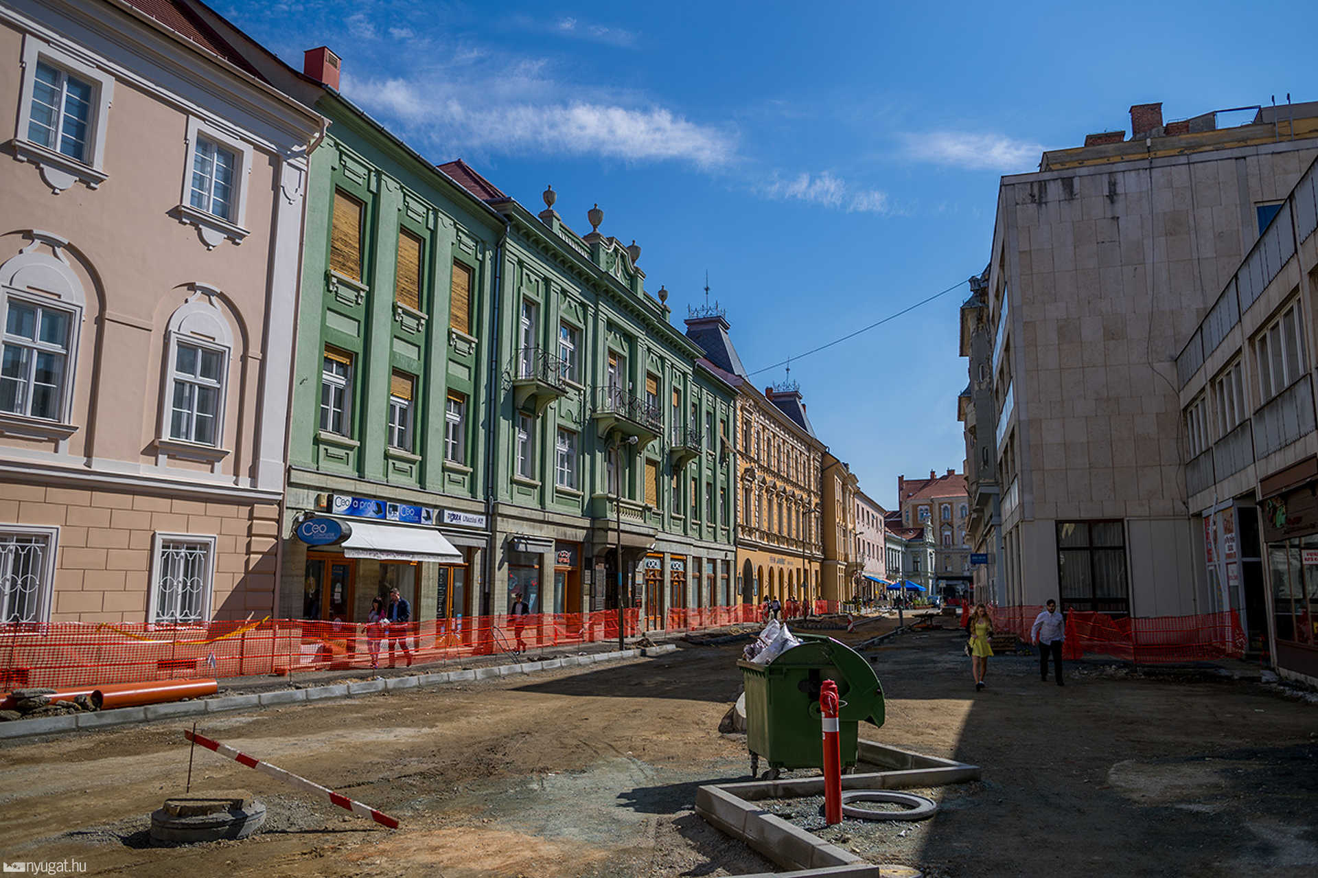 Villamos sínek a Berzsenyi téren