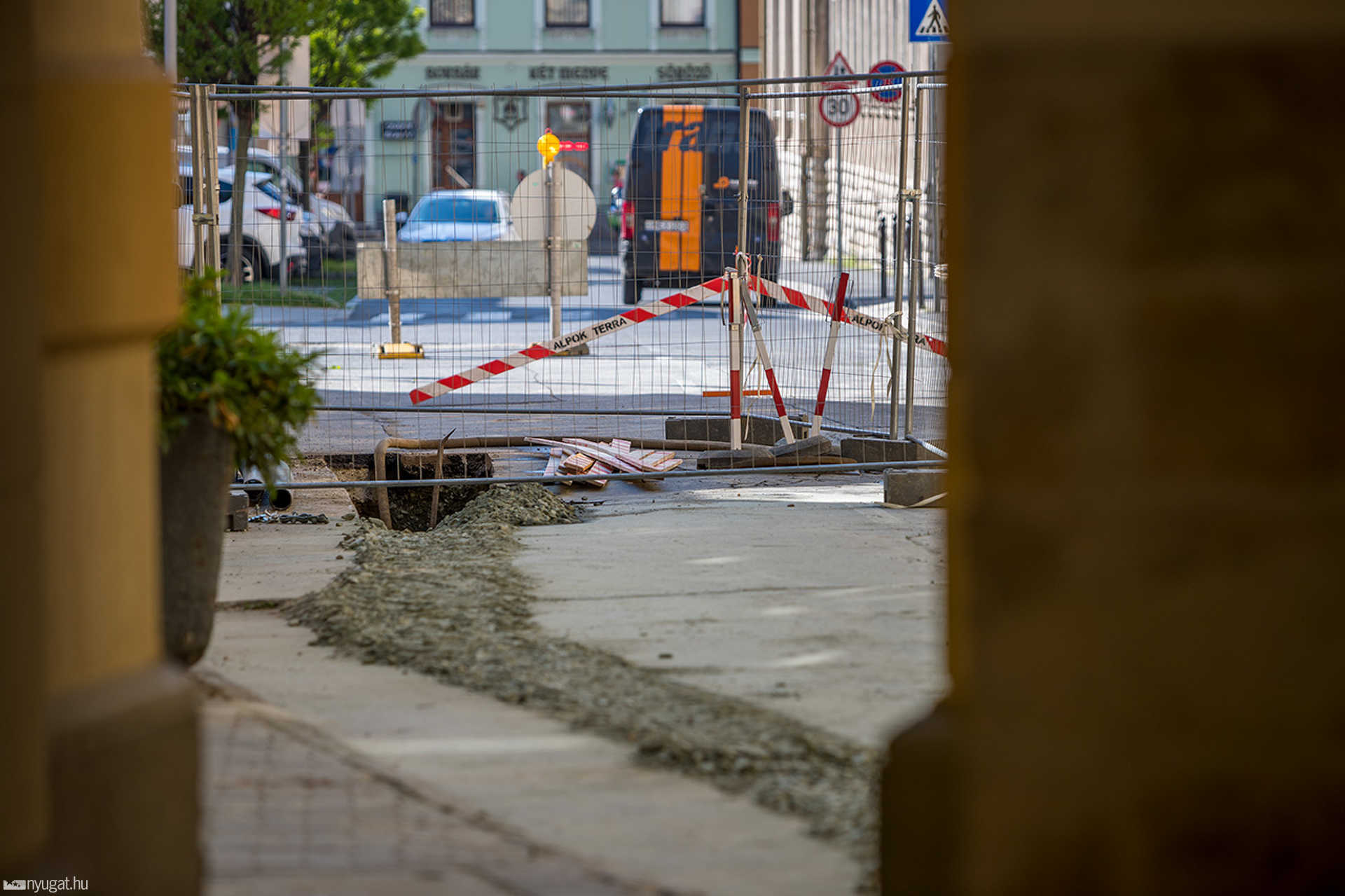 Berzsenyi téri felújítás