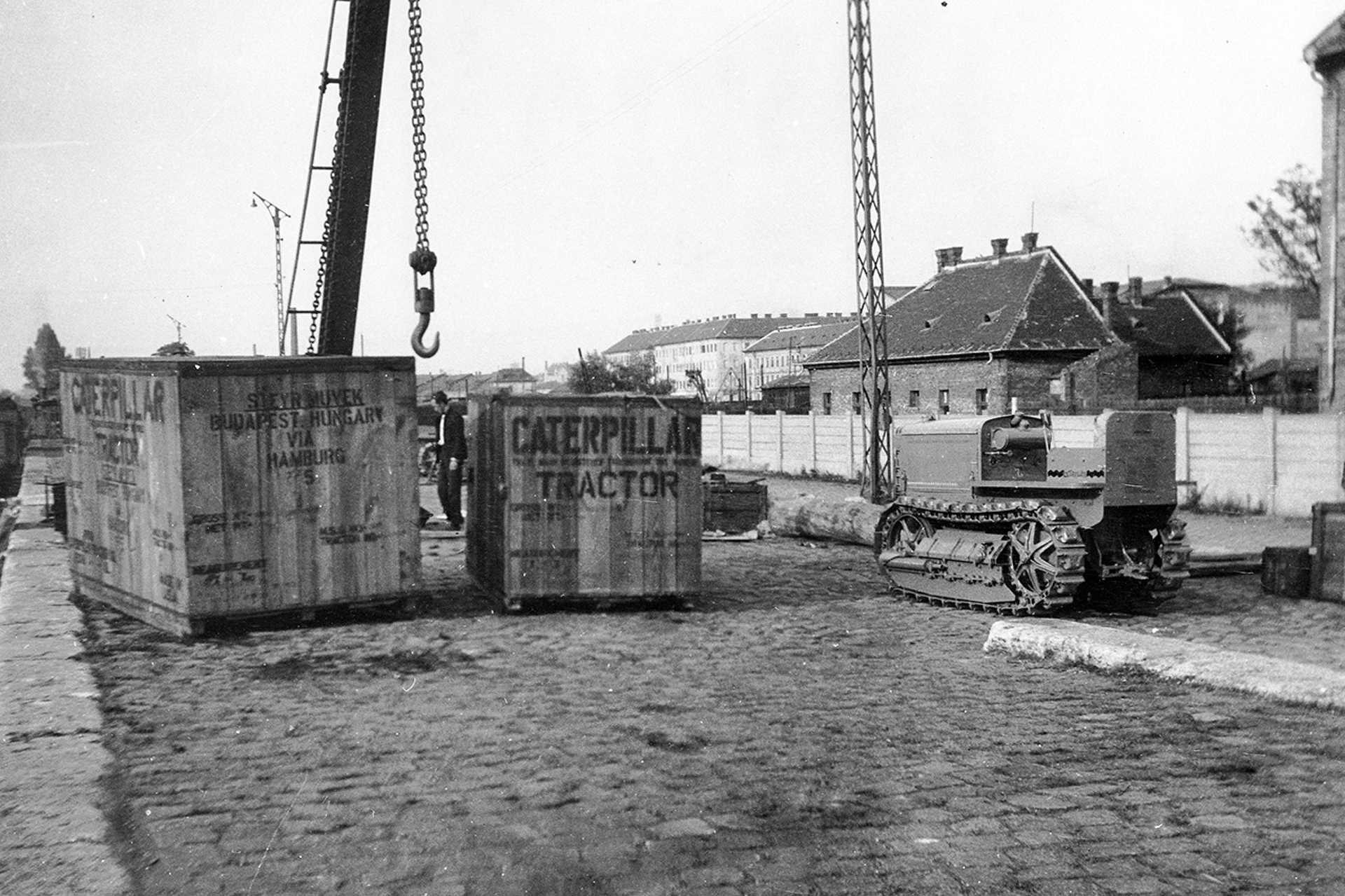 Lipótvárosi teherpályaudvar, Caterpillar traktorok, 1931.