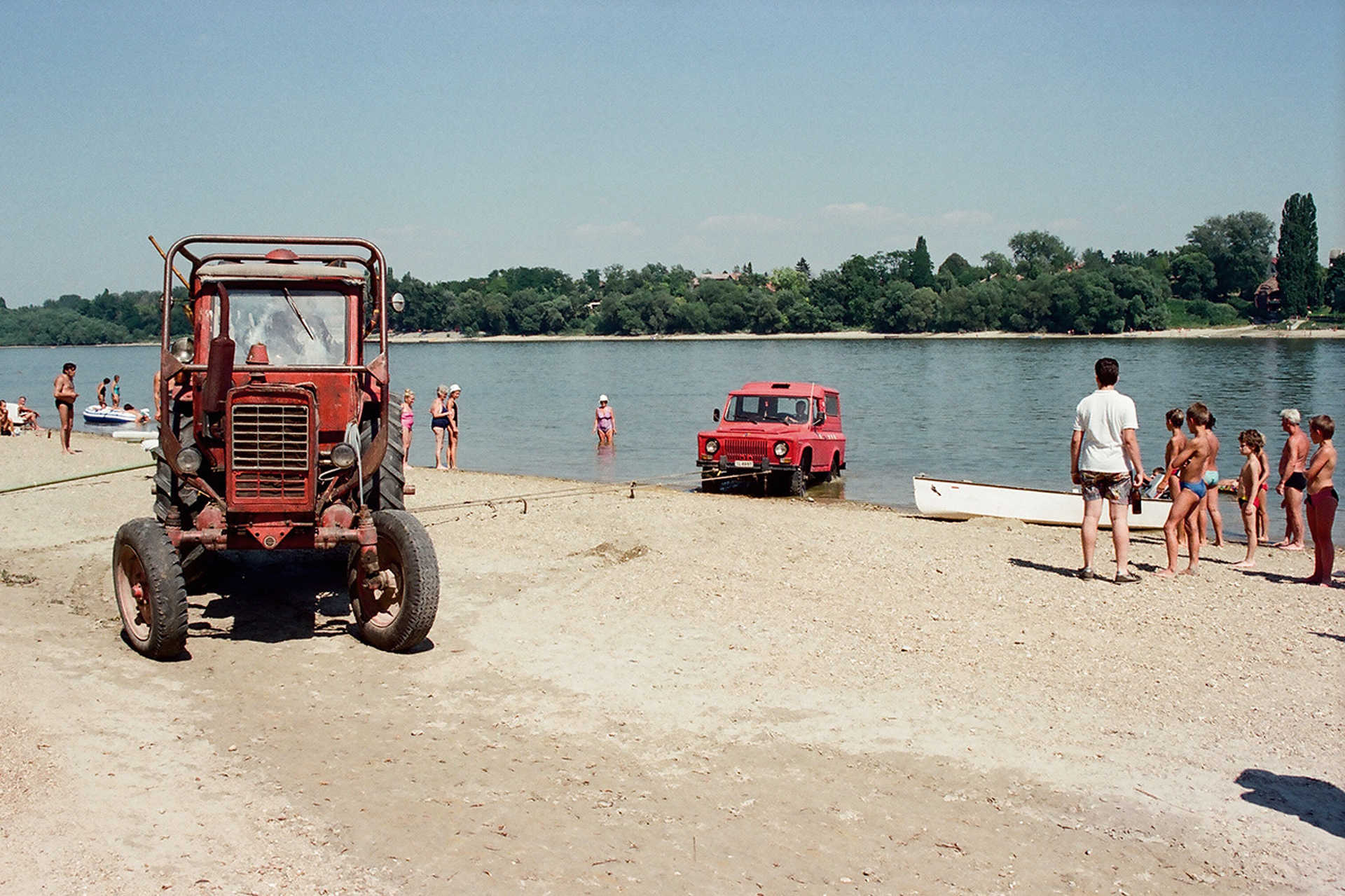 Surány, Duna-part, a tulsó parton Alsógöd, 1990.