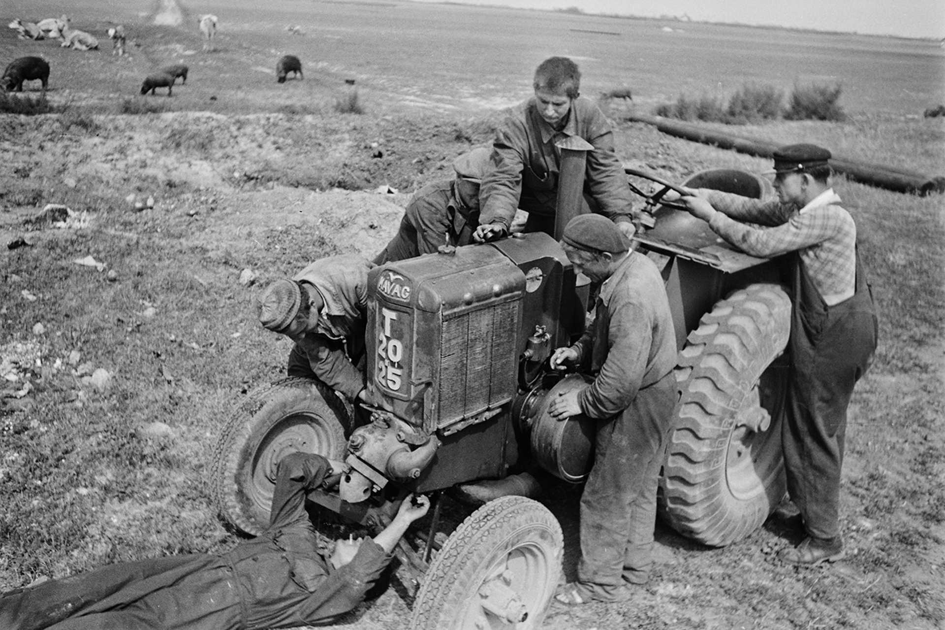 MÁVAG T20-25 típusú izzófejes traktor, 1949.