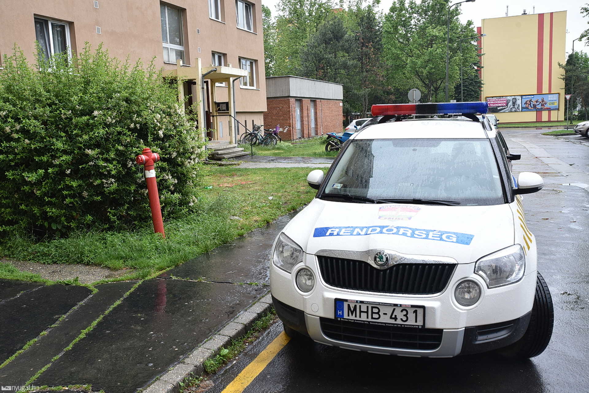 Hatodikról ugrott a halálba egy férfi Szombathelyen