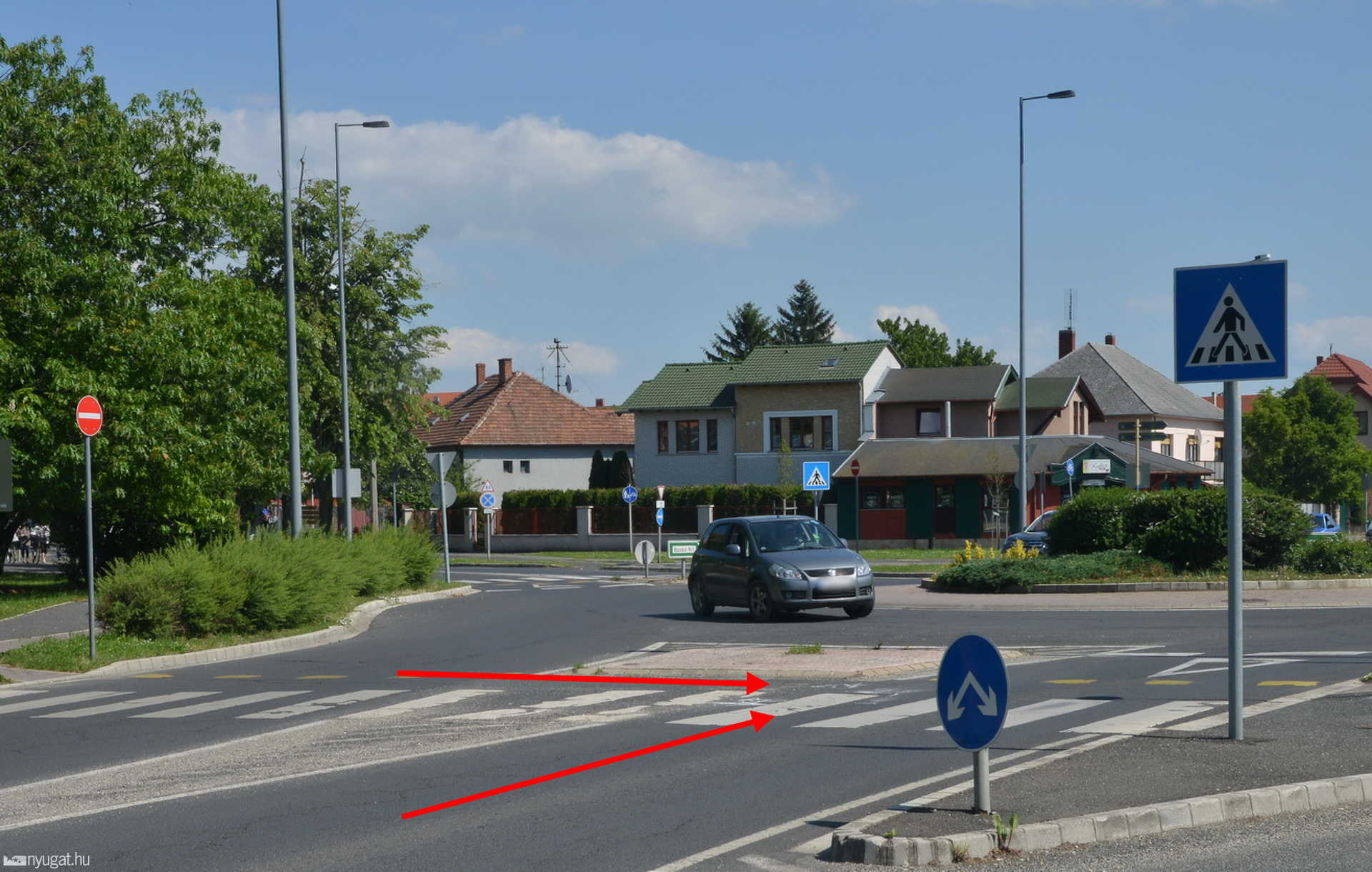 Ráfeledkezett a táblákra, induláskor kerékpárost gázolt egy sofőr