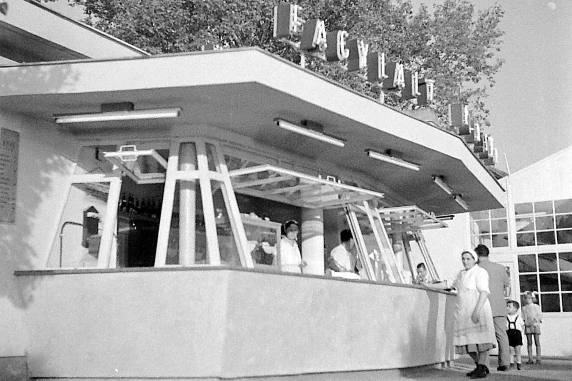 Hajóállomás, Utasellátó büfé, 1958.