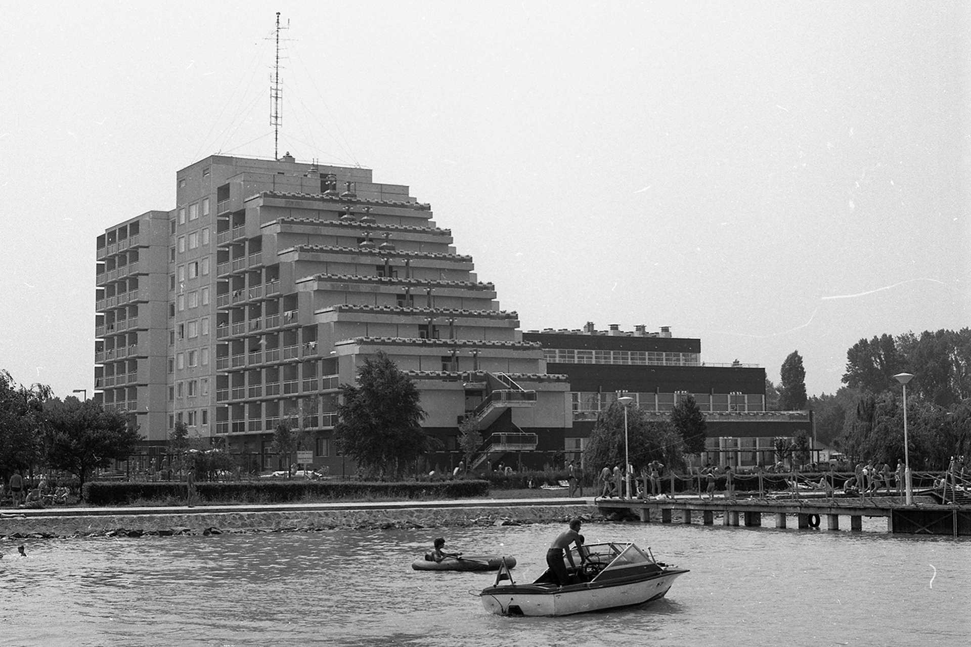 BM üdülő a Balatonról nézve, 1982.