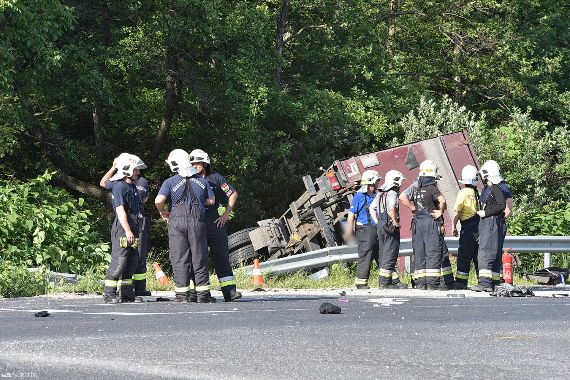 Osztrák motoros hajtott áruszállító elé a 8-ason