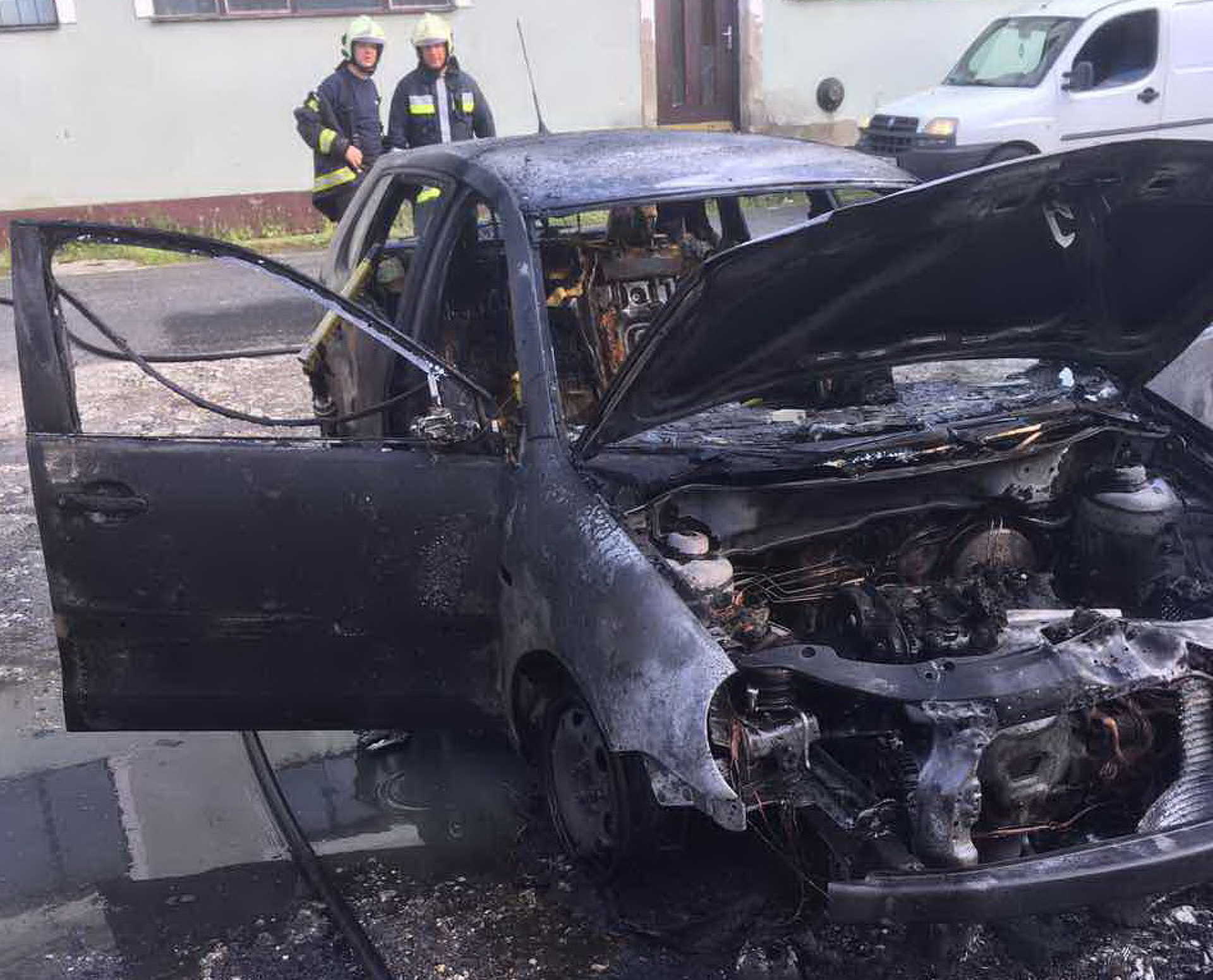 Kiégett egy VW Szombathelyen