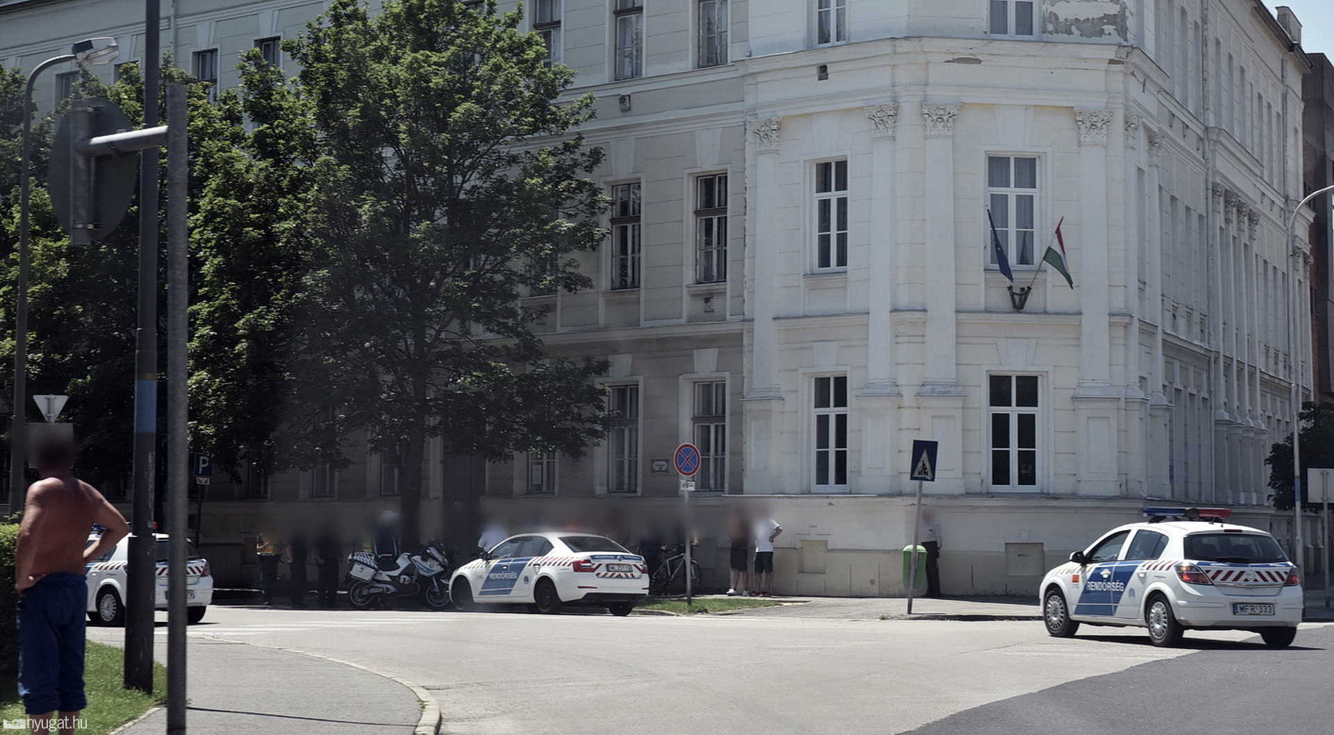 Szexuális zaklató miatt lepték el a rendőrök a Casino környékét Szombathelyen