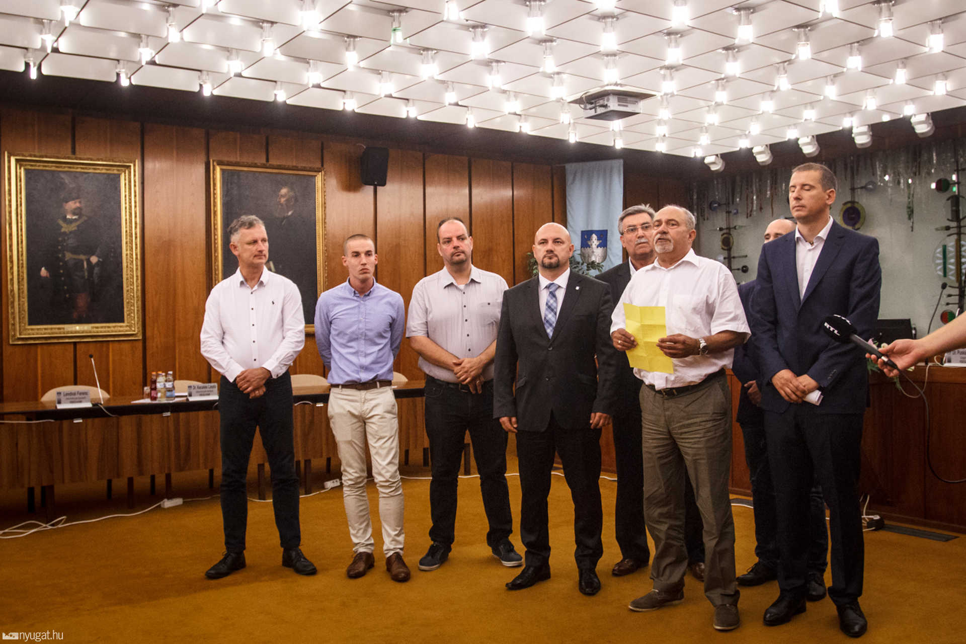 Sajtótájékoztató a rendkívüli közgyűlés után