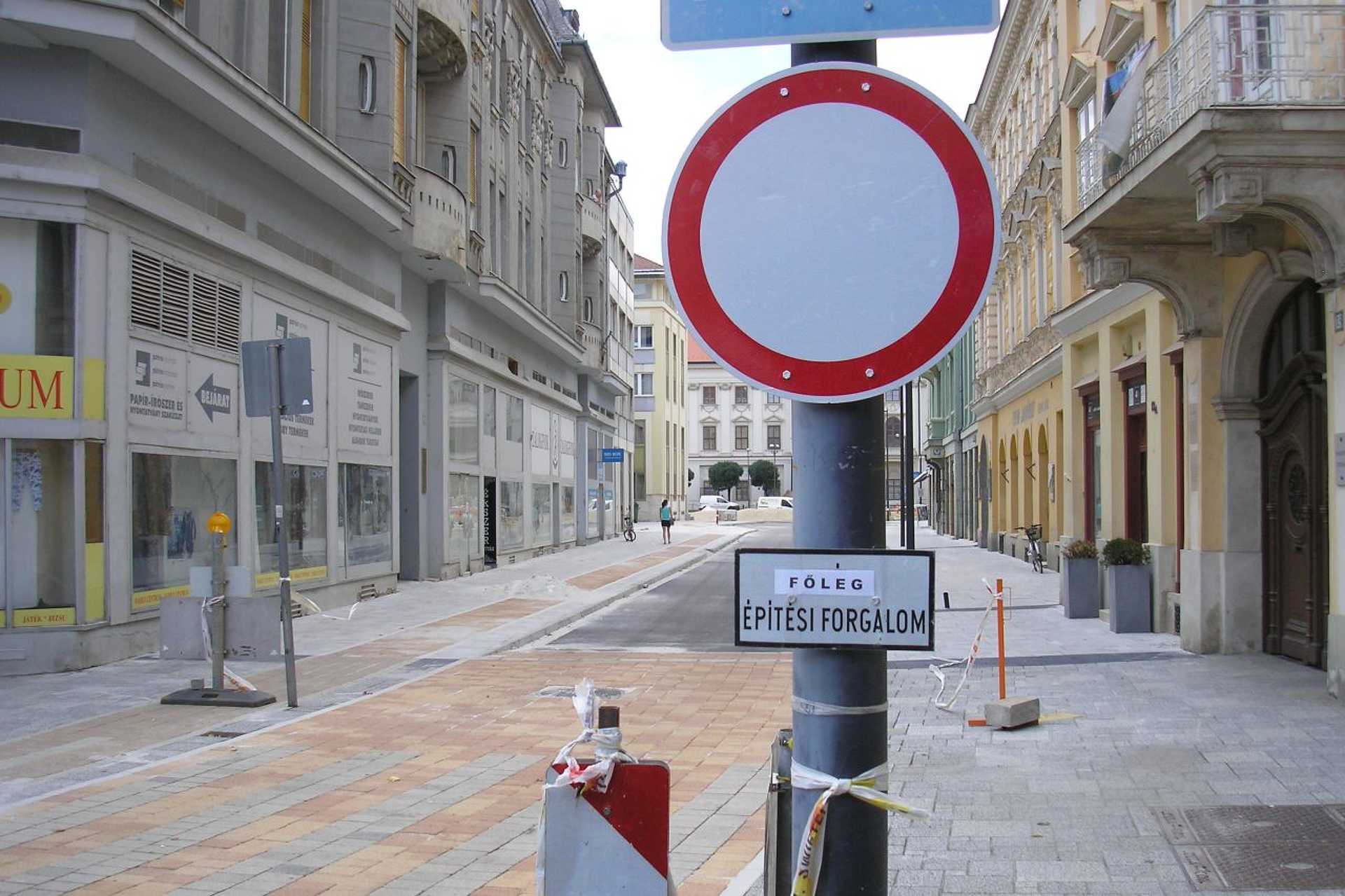 Széchenyi utca, felújítás miatt zárva