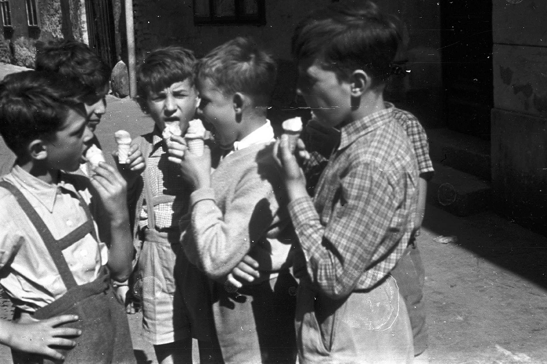 Győr, Sarló köz az Aradi vértanúk útja felől