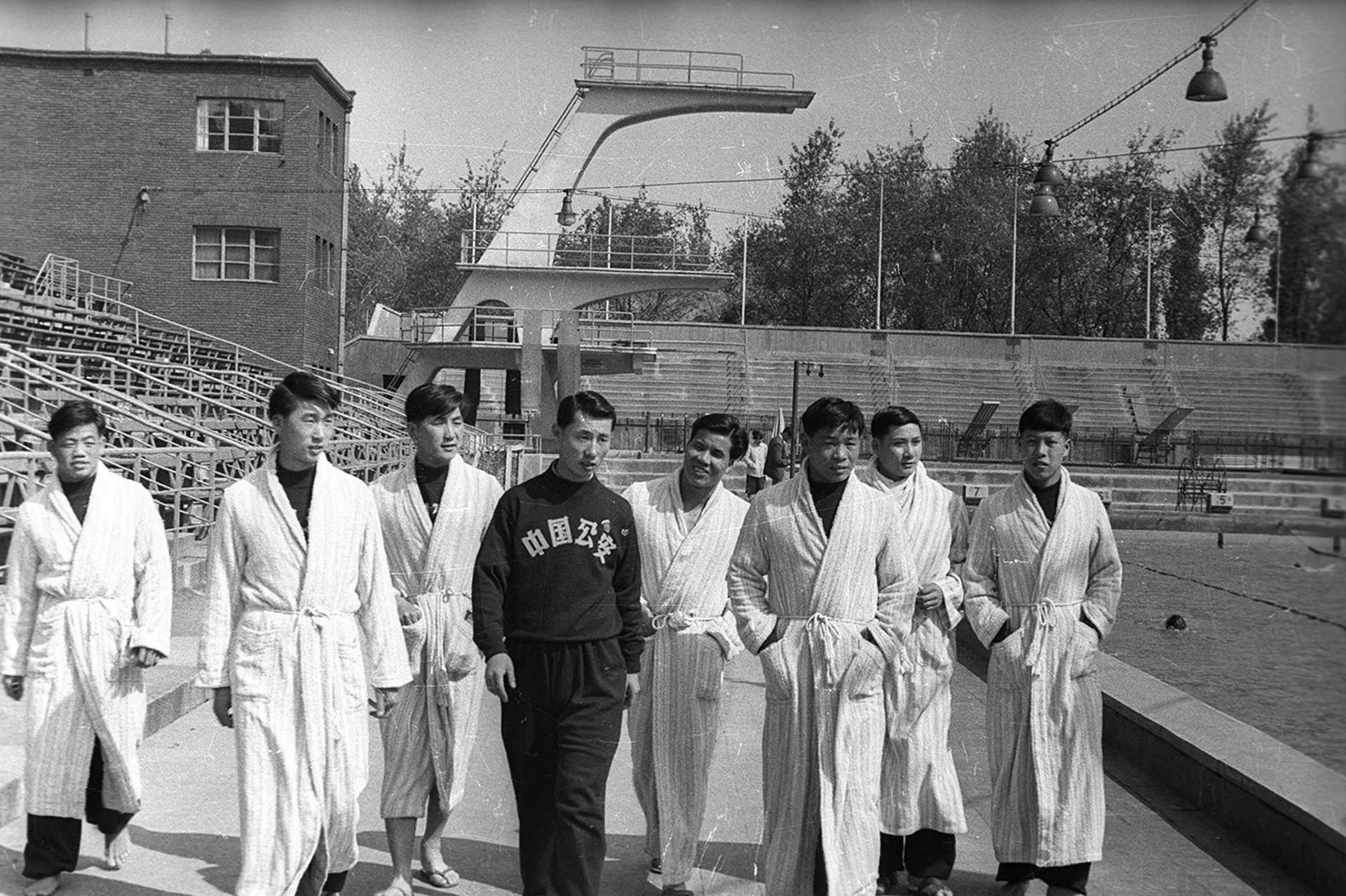 Az Újpesti Dózsa nemzetközi úszó és vízilabda tornájára érkezett kínai úszók, 1959.