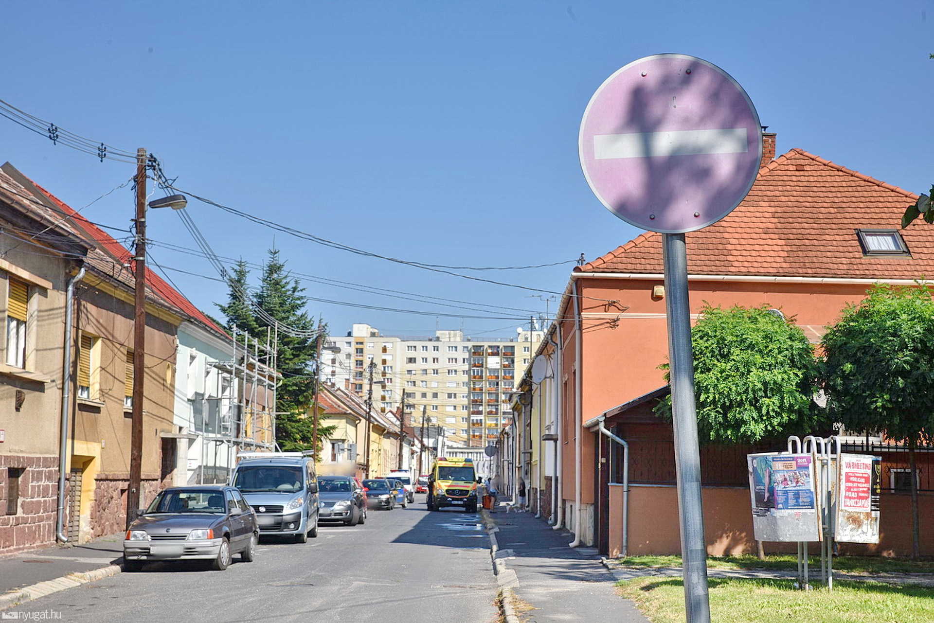 Egyirányú utcában forgalommal szembe tekerő, ittas kerékpáros okozott balesetet
