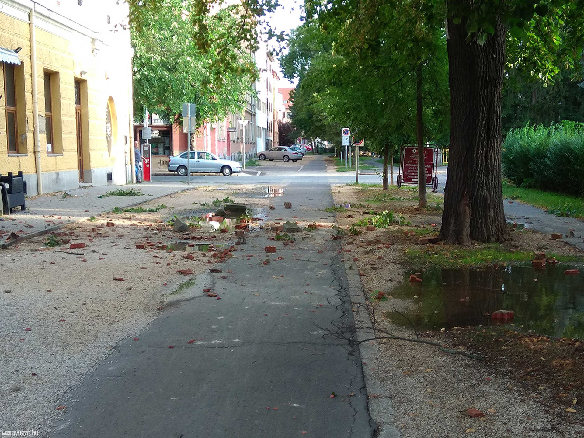 A Gyöngyös sörözőnél is károkat okozott a vihar