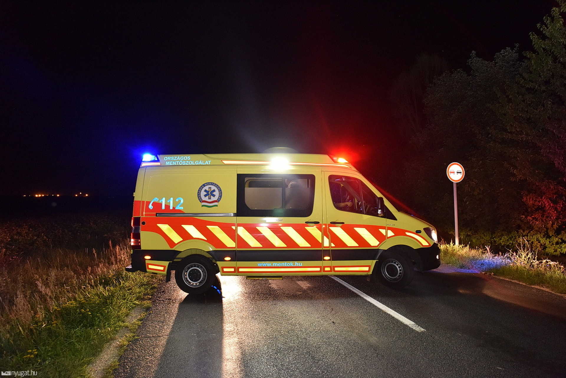 Buszlimuzin gázolt el egy sötét ruhás, kivilágítatlan, ittas kerékpárost Söpte előtt