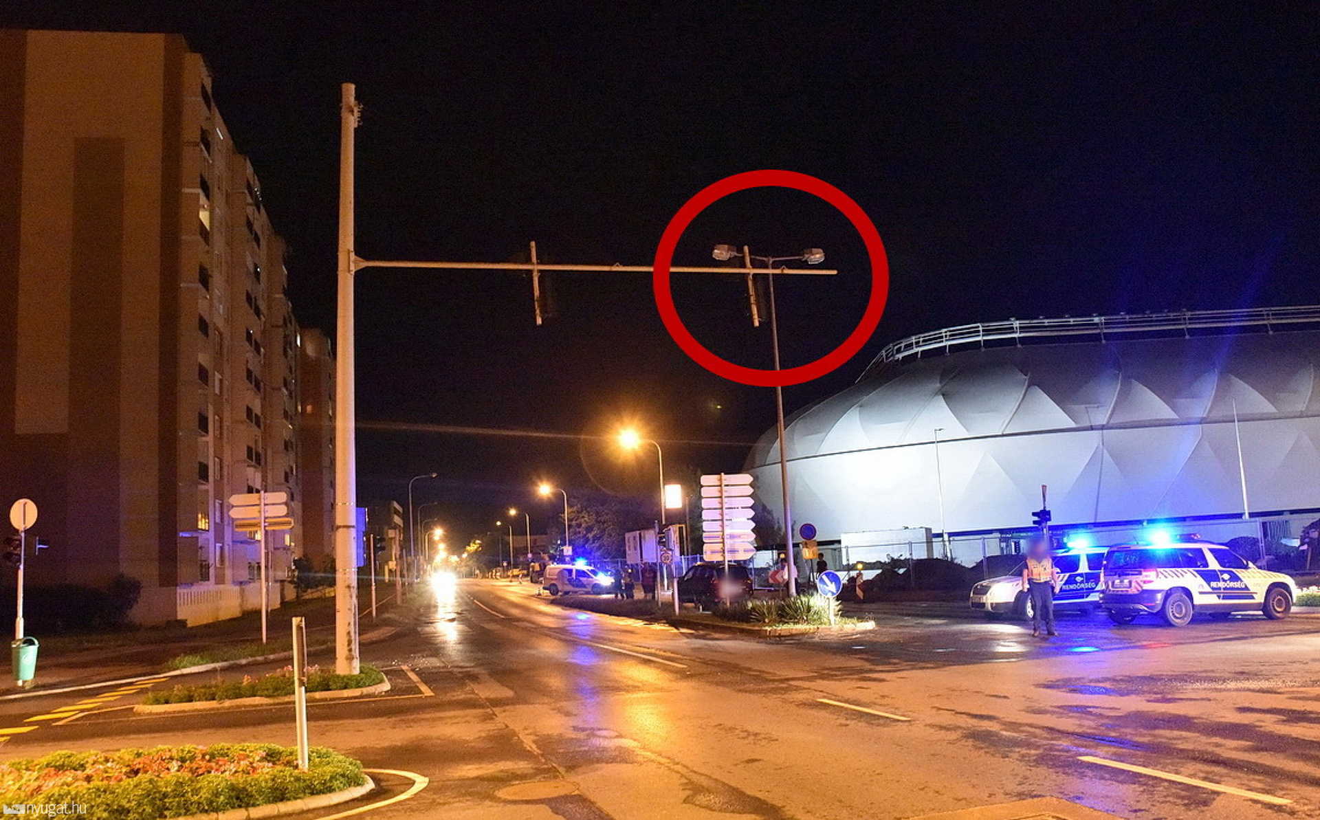 Súlyosan megsérült a gyalogos - csak a gyalogátkelőhelynél nem világított az utcai lámpa