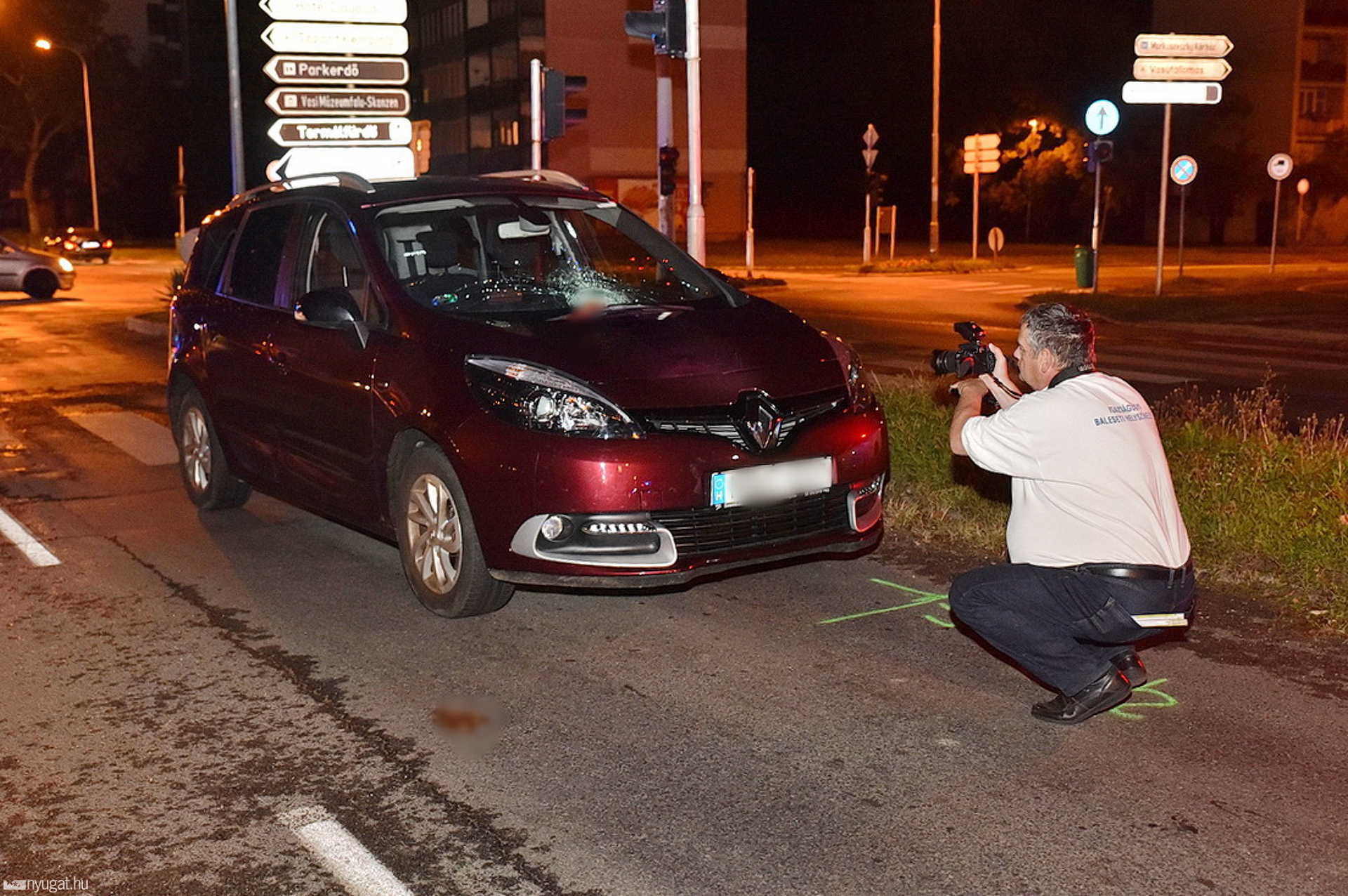 Súlyosan megsérült a gyalogos - csak a gyalogátkelőhelynél nem világított az utcai lámpa