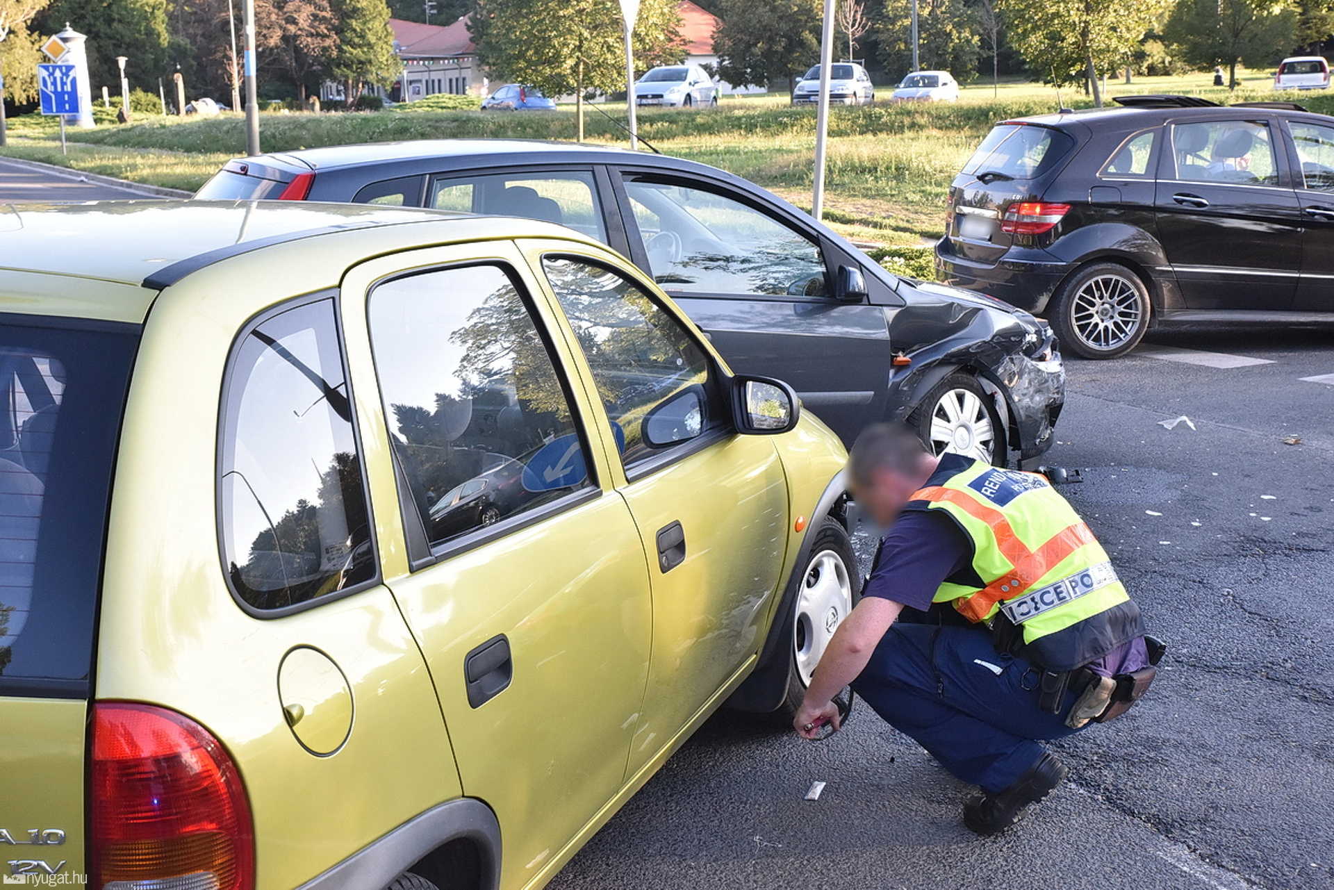 Figyelmetlenül kanyarodott balra, Opellel ütközött egy Ford