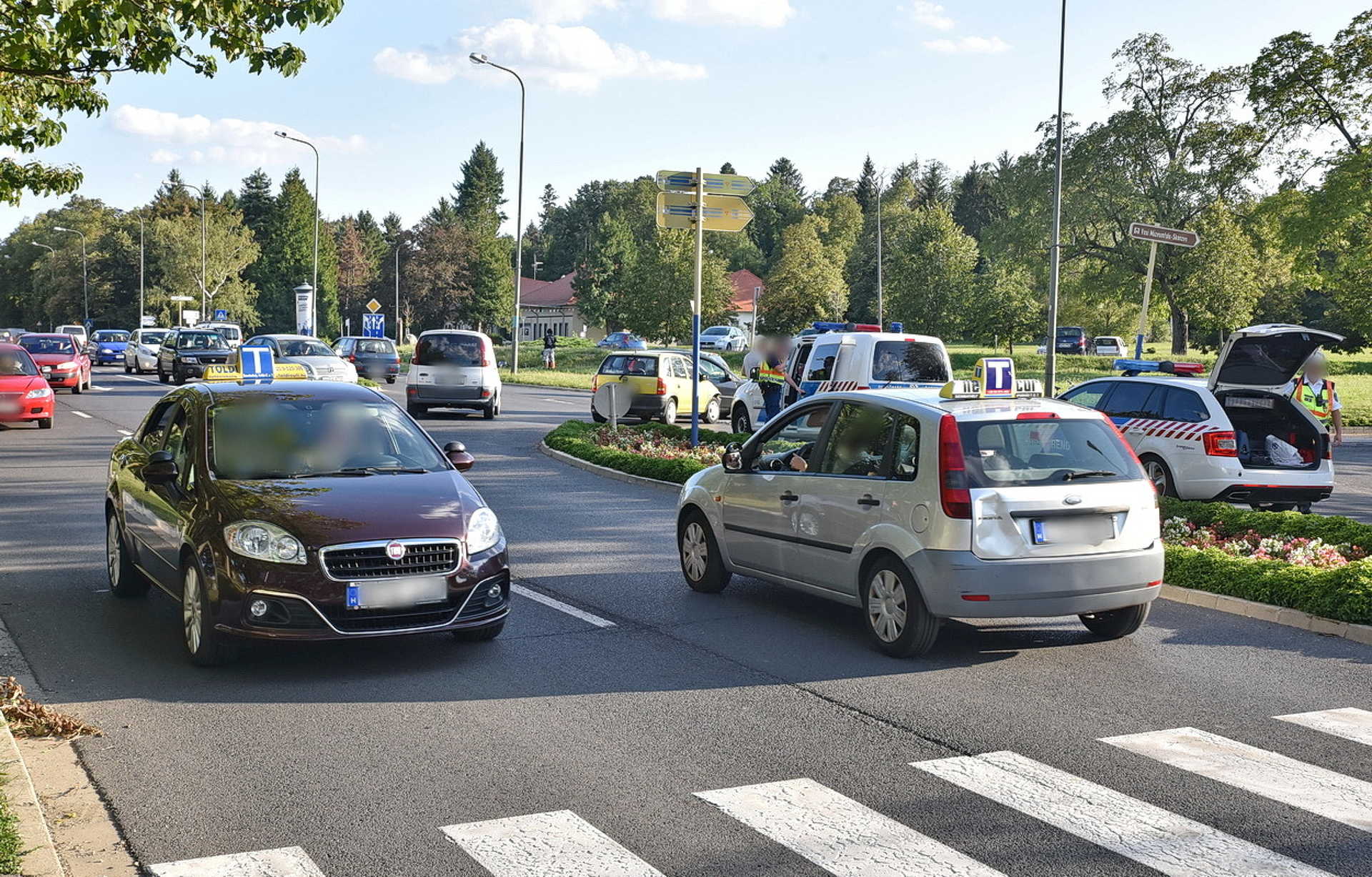 Tanulóvezetők a dugóban