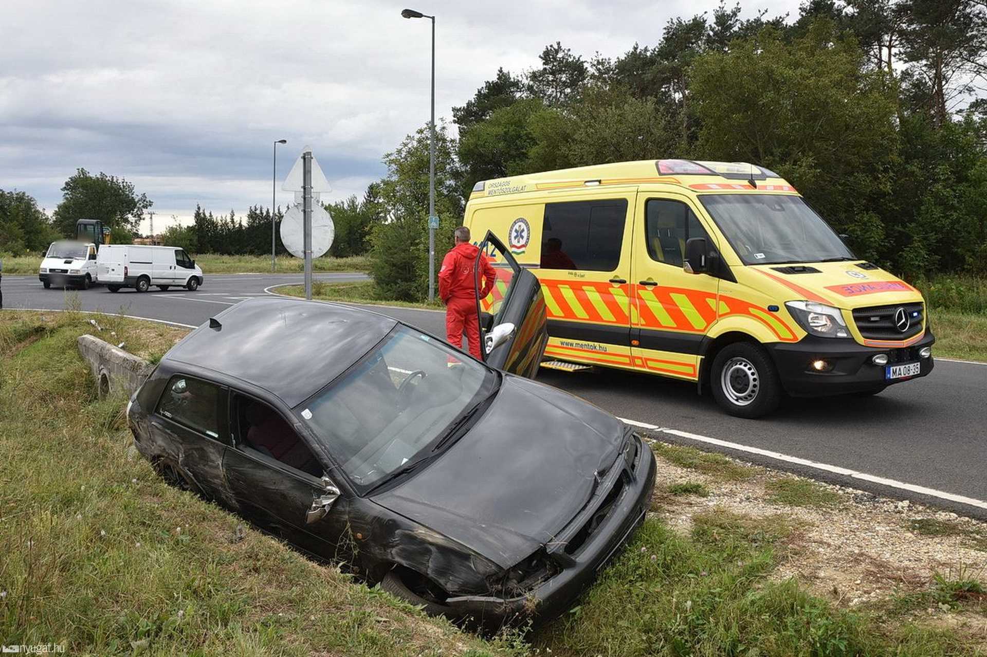 Árokba borult az előző Audi